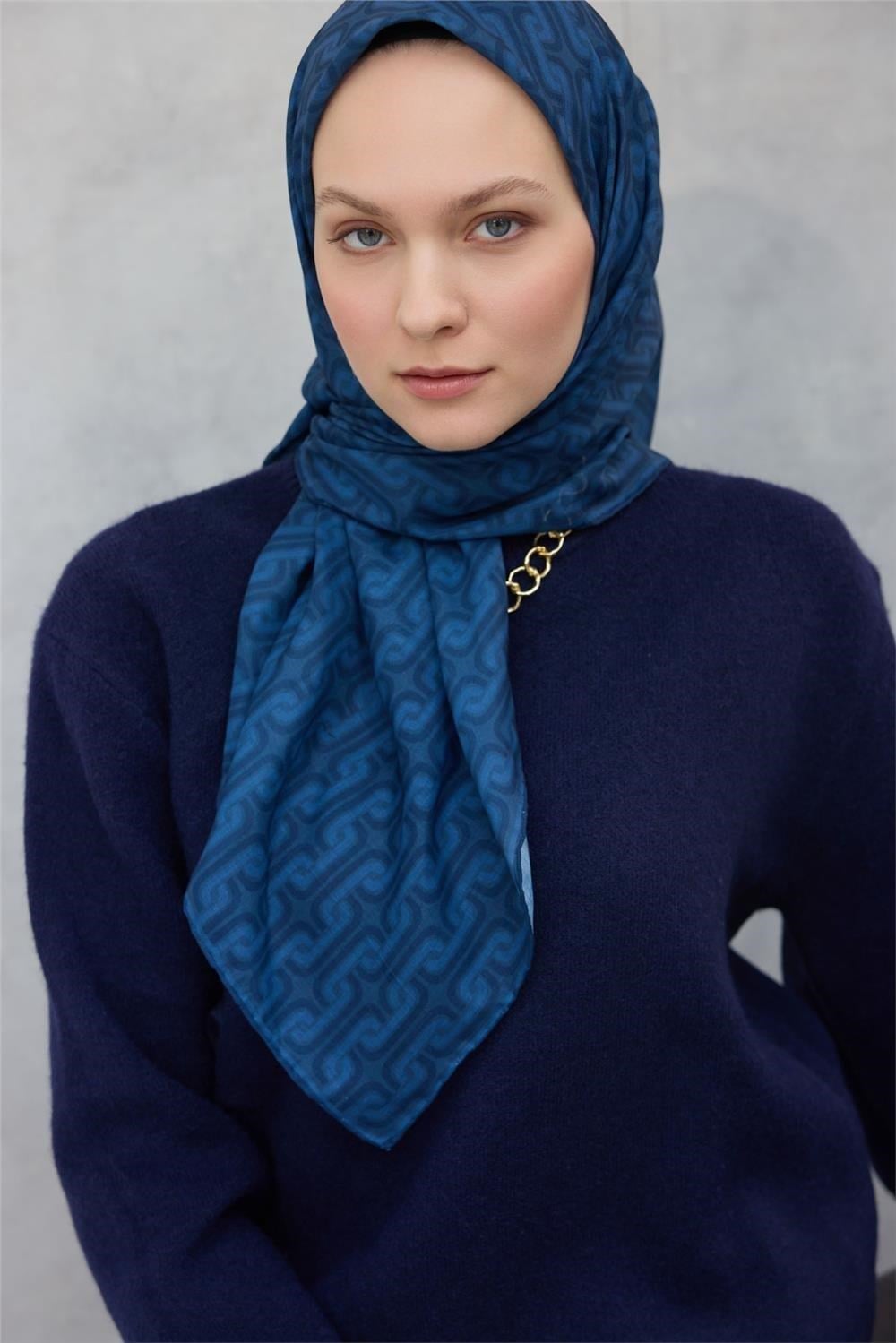 Pamuk Polyester Soft Eşarp Geometrik Desen Indigo Mavi 90x90