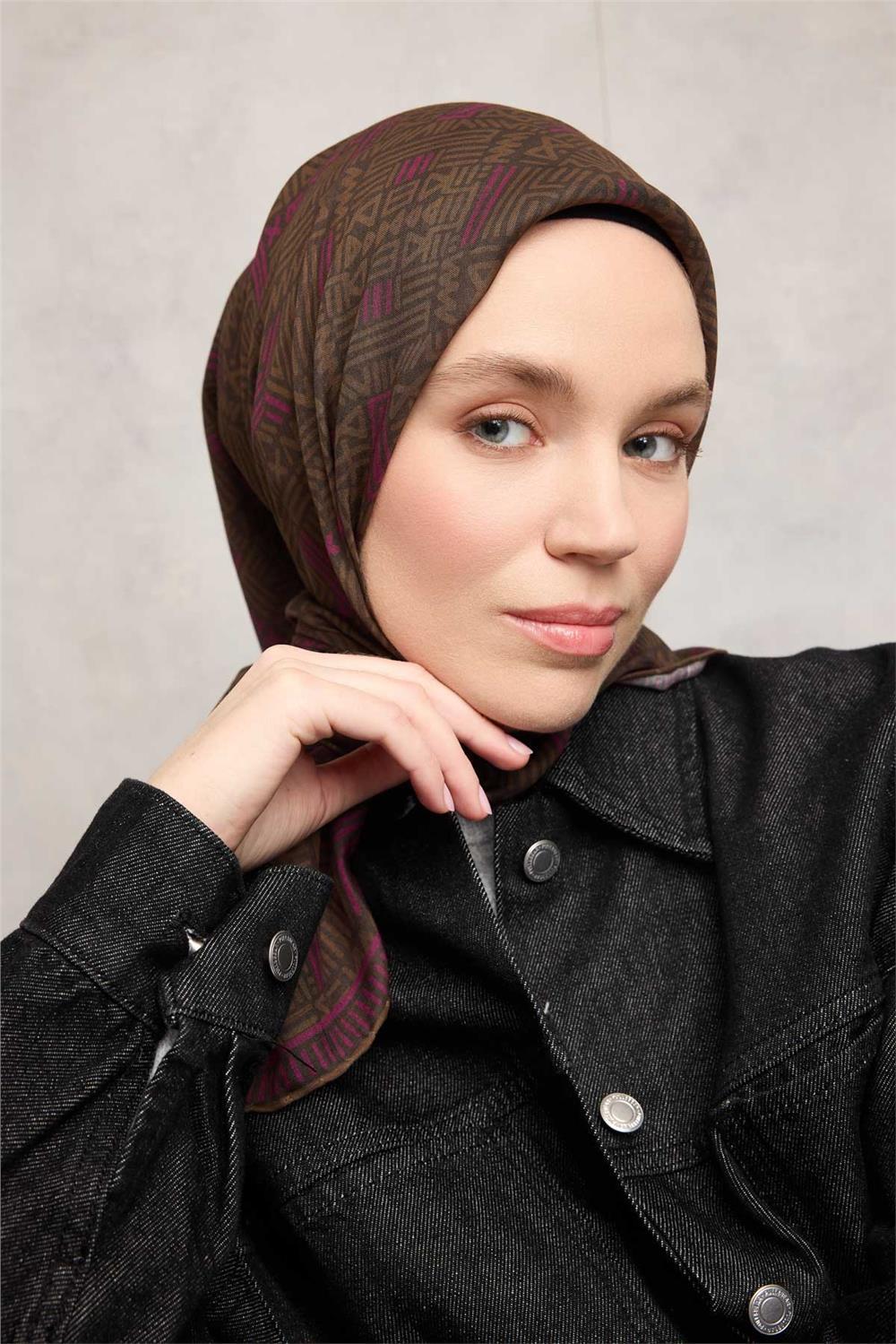 Pamuk Polyester Soft Eşarp Geometrik Desen Koyu Yeşil 90*90