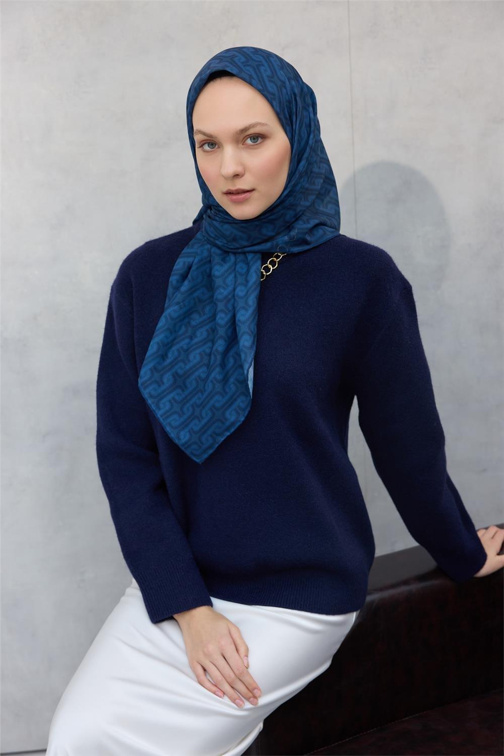 Pamuk Polyester Soft Eşarp Geometrik Desen Indigo Mavi 90x90