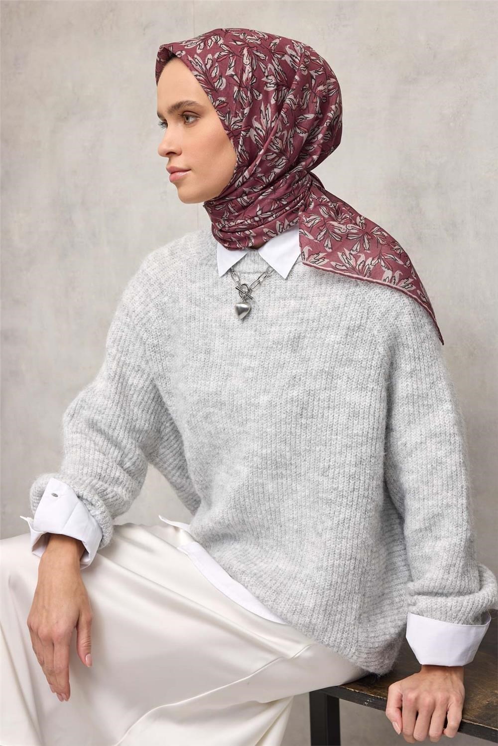 Pamuk Polyester Soft Eşarp Gül Kurusu Çiçek Desenli Kaymaz Dokulu 90x90