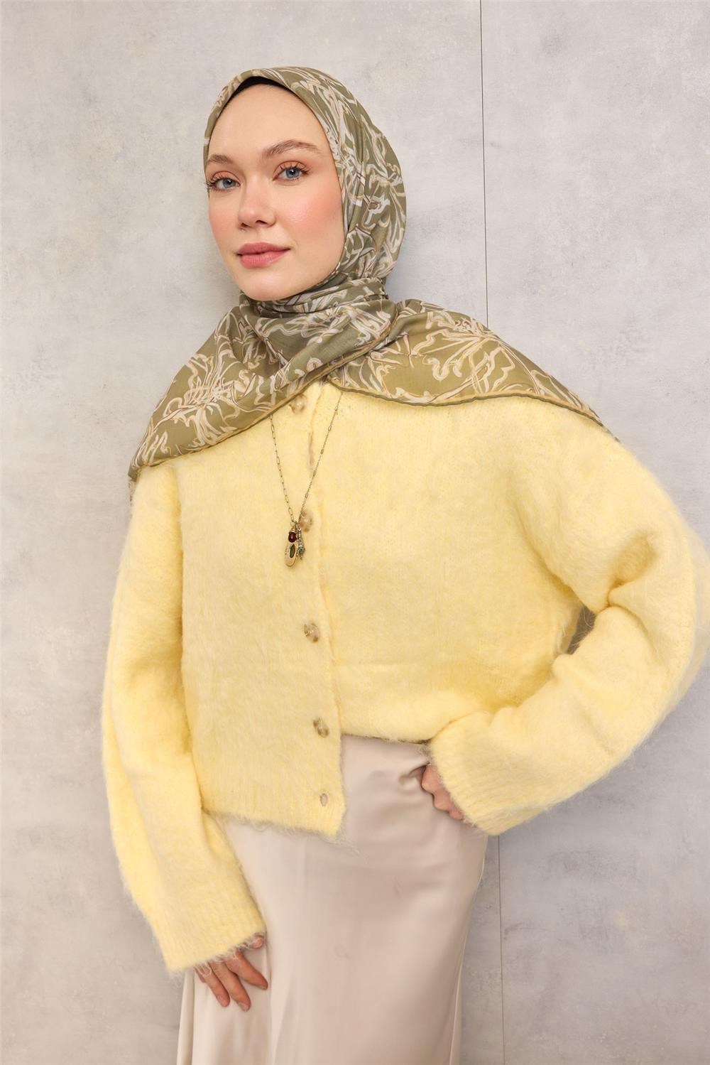 Pamuk Polyester Soft Eşarp Haki Lilium Desenli Kaymaz Dokulu 90x90