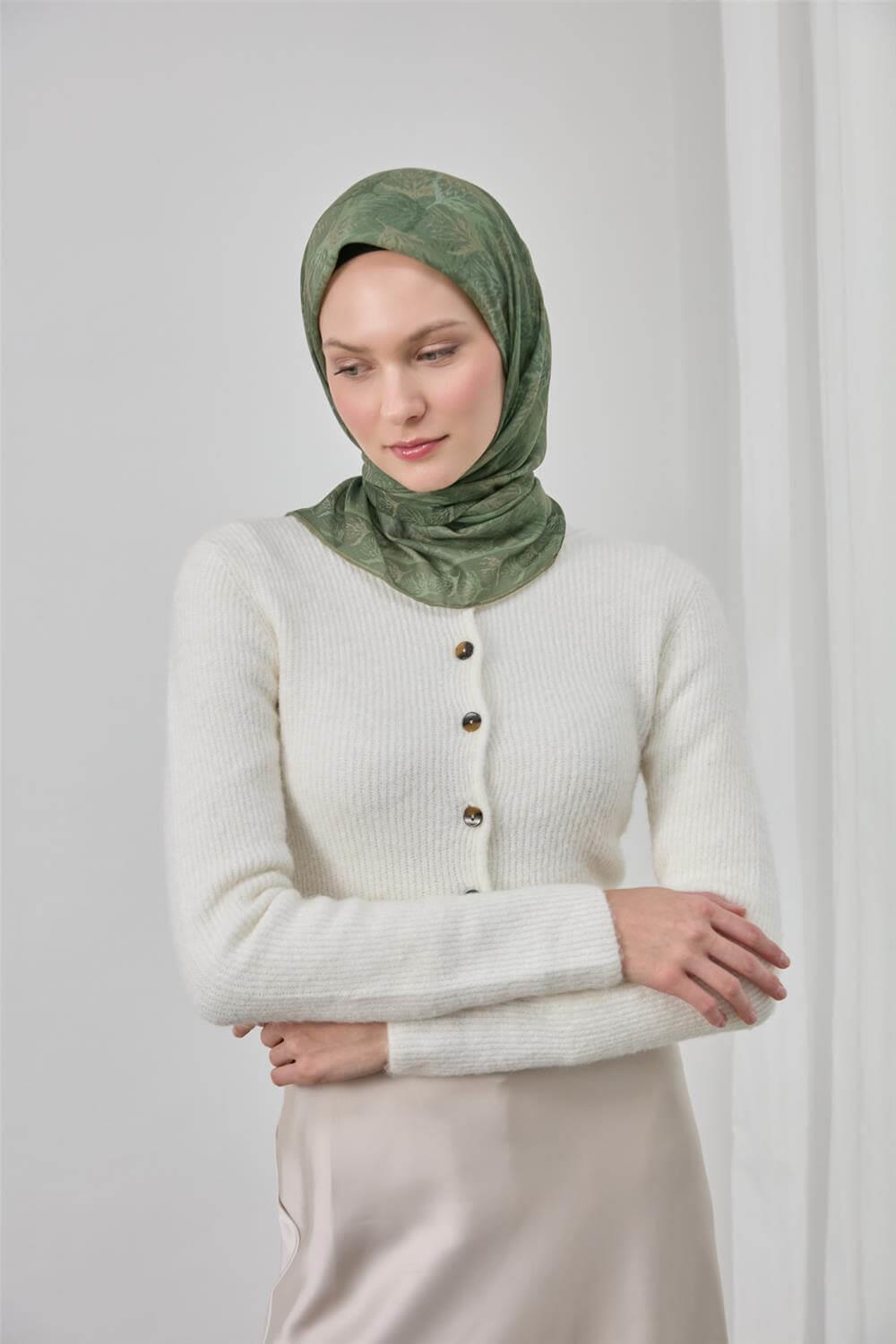 Pamuk Polyester Soft Eşarp Haki Yaprak Desen 90*90