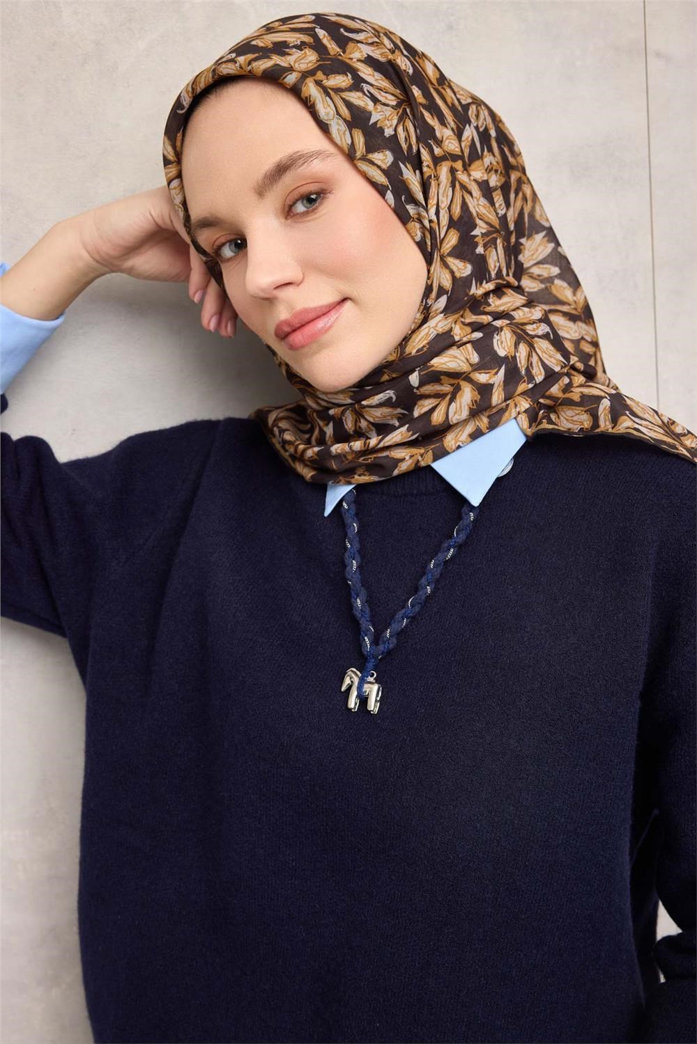 Pamuk Polyester Soft Eşarp Koyu Siyah Çiçek Desenli Kaymaz Dokulu 90x90