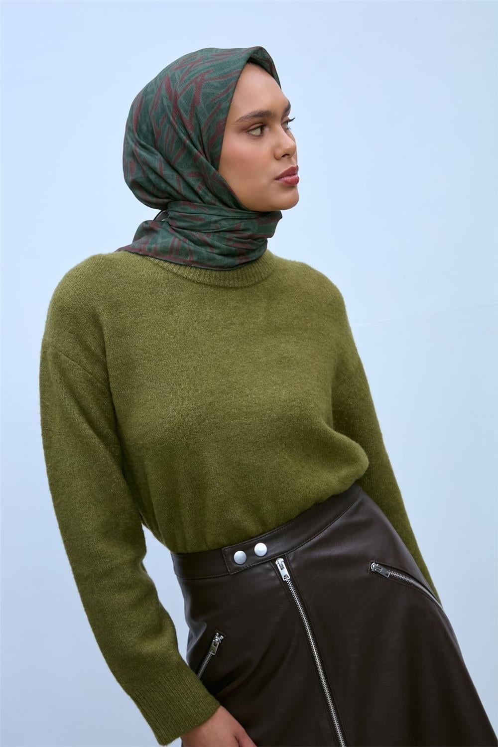 Pamuk Polyester Soft Eşarp Koyu Yeşil Geometrik Desen 90*90