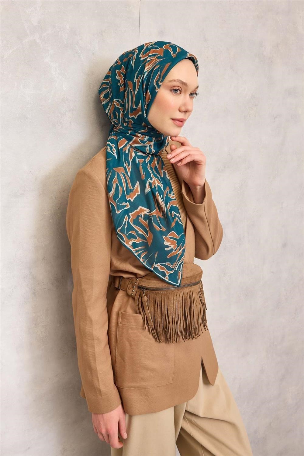 Pamuk Polyester Soft Eşarp Petrol Mavisi Soyut Desenli Tok Duruşlu 90x90