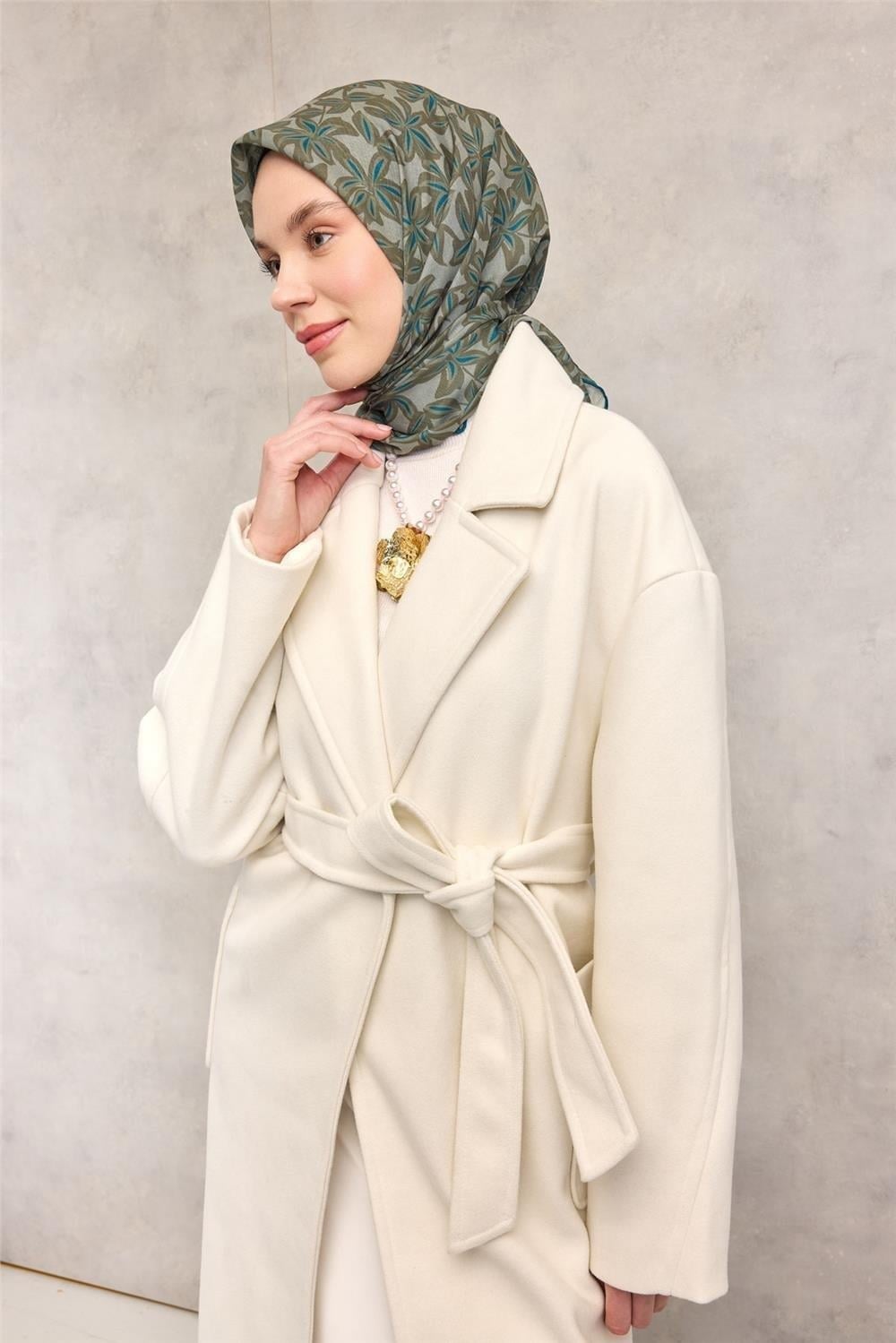 Pamuk Polyester Soft Eşarp Soluk Yeşil Flora Desenli Kaymaz Dokulu 90x90