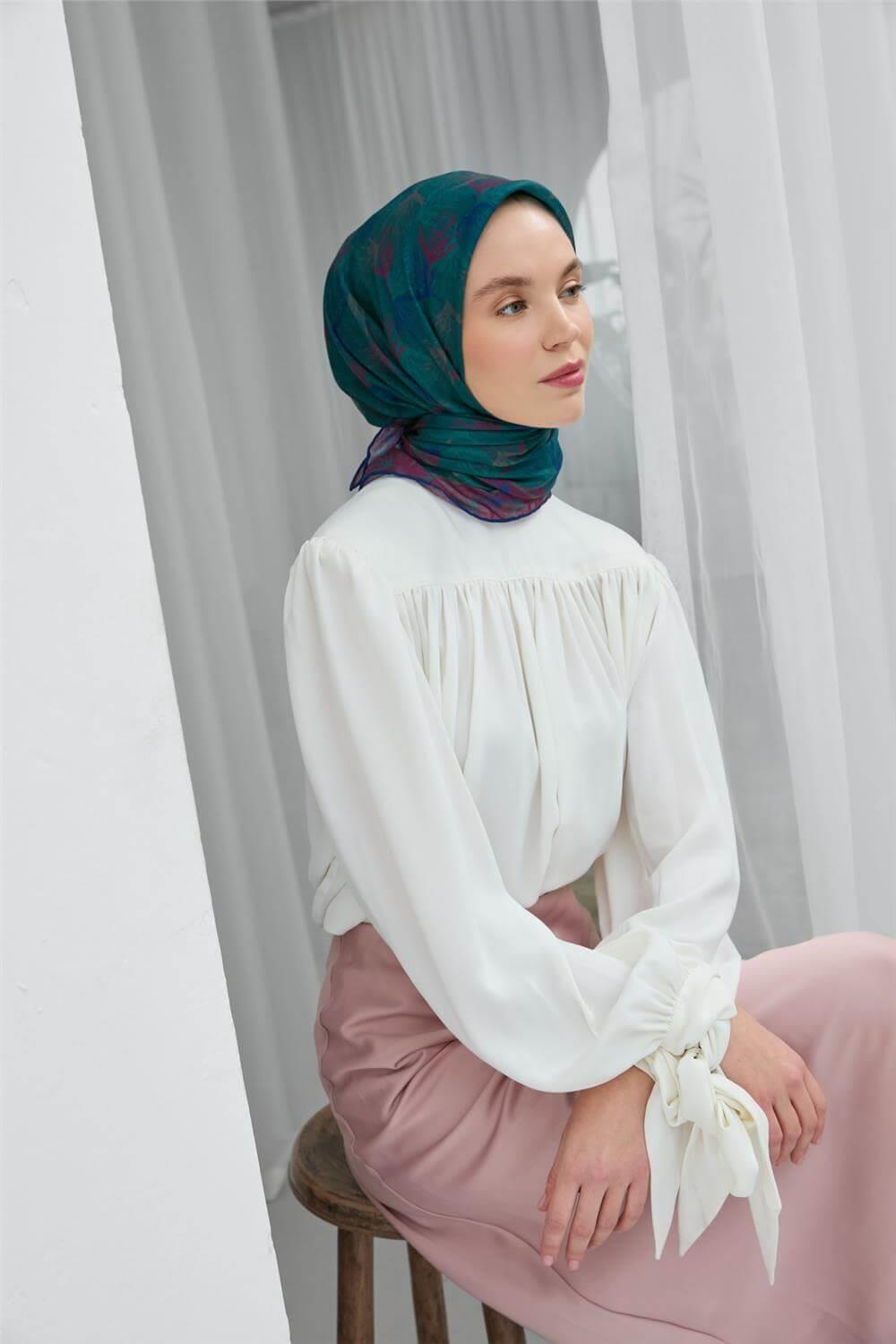 Pamuk Polyester Soft Eşarp Turuncu Yaprak Desen 90*90