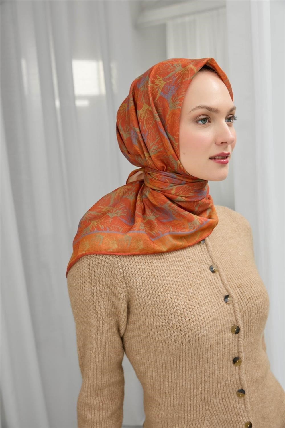 Pamuk Polyester Soft Eşarp Turuncu Yaprak Desen 90*90