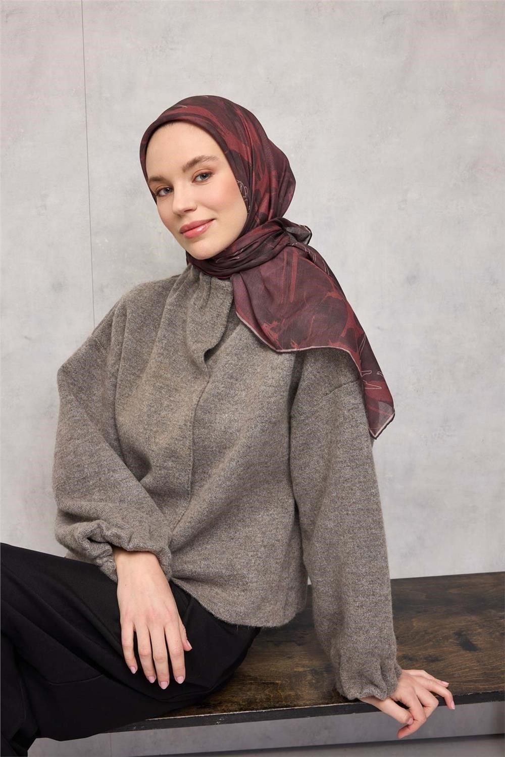 Pamuk Polyester Soft Eşarp Yaprak Desen Mürdüm 90x90