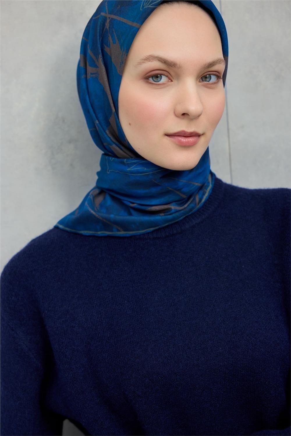Pamuk Polyester Soft Eşarp Yaprak Desen Petrol Mavisi 90x90