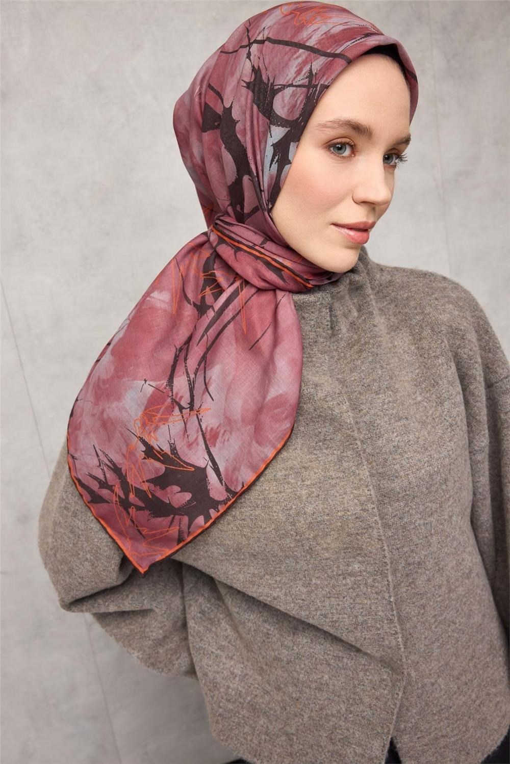 Pamuk Polyester Soft Eşarp Yaprak Desen Gül Kurusu 90x90