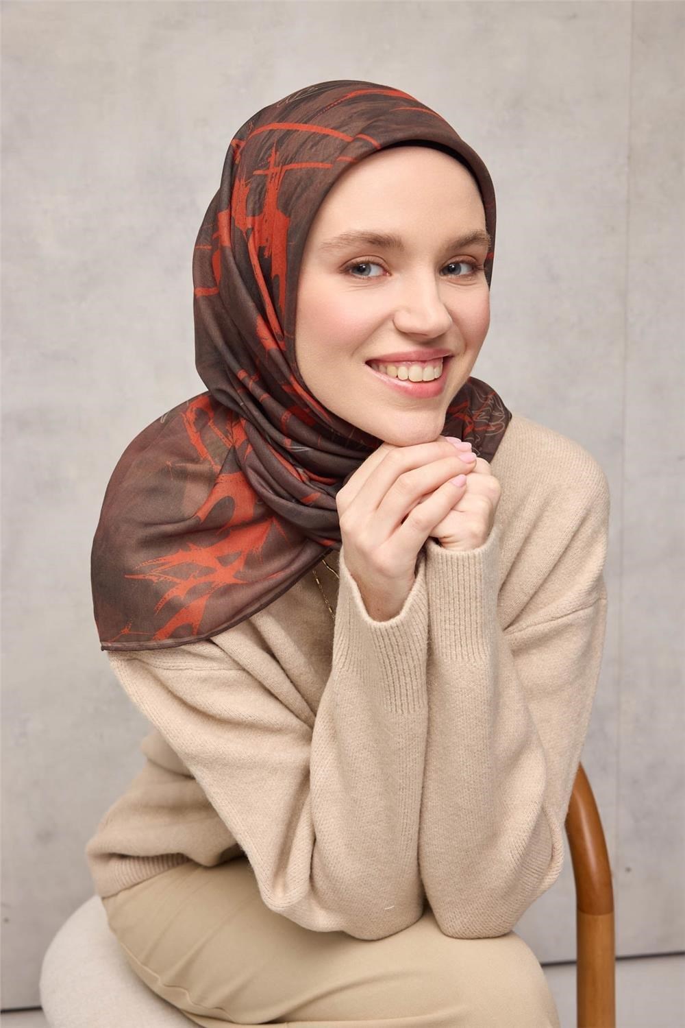 Pamuk Polyester Soft Eşarp Yaprak Desen Kahverengi 90x90