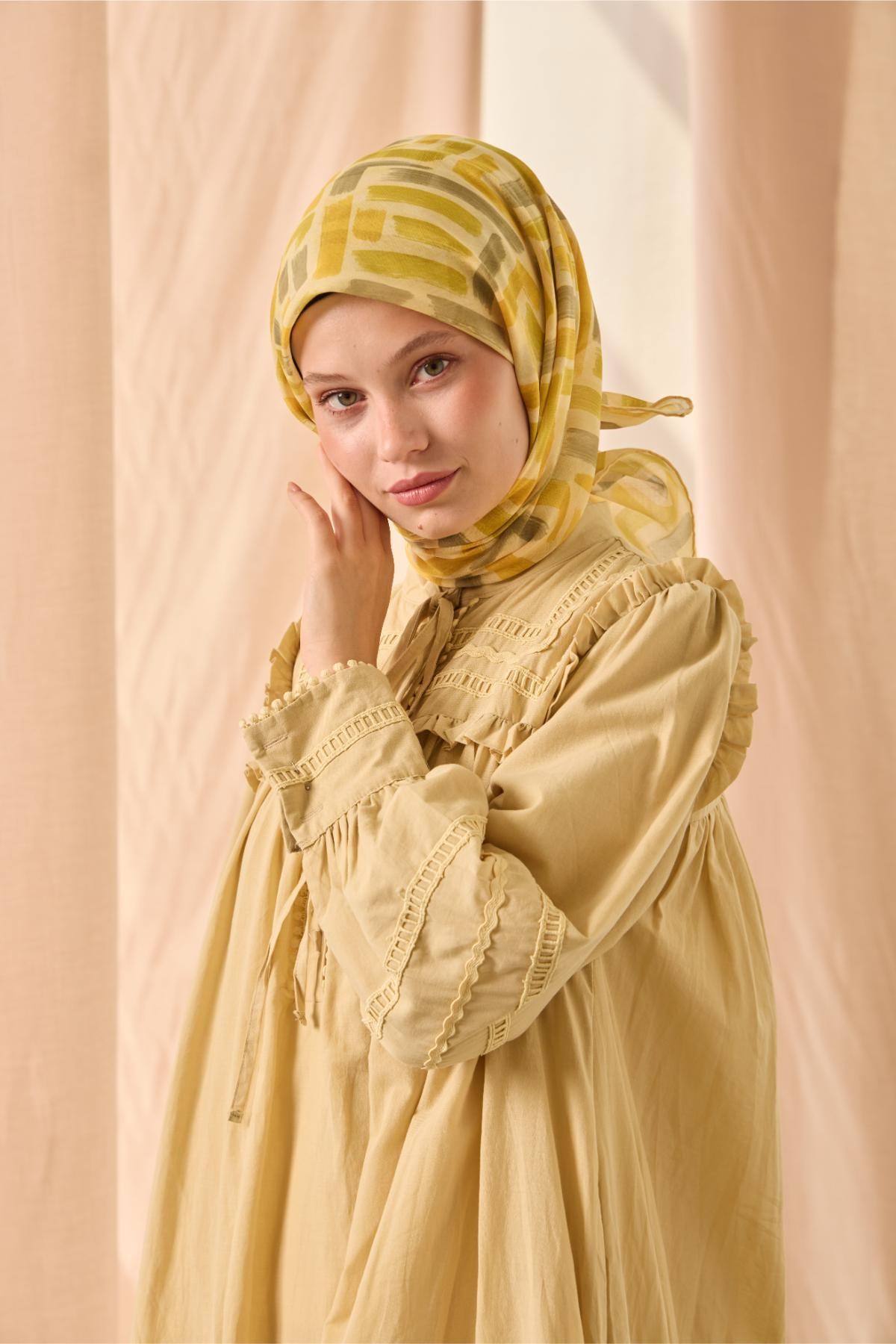 Pamuklu Eşarp Butter Yellow-Asit-Fıstık Yeşili-Koyu Yeşil Desenli Kaymaz Tok Duruşlu 90x90