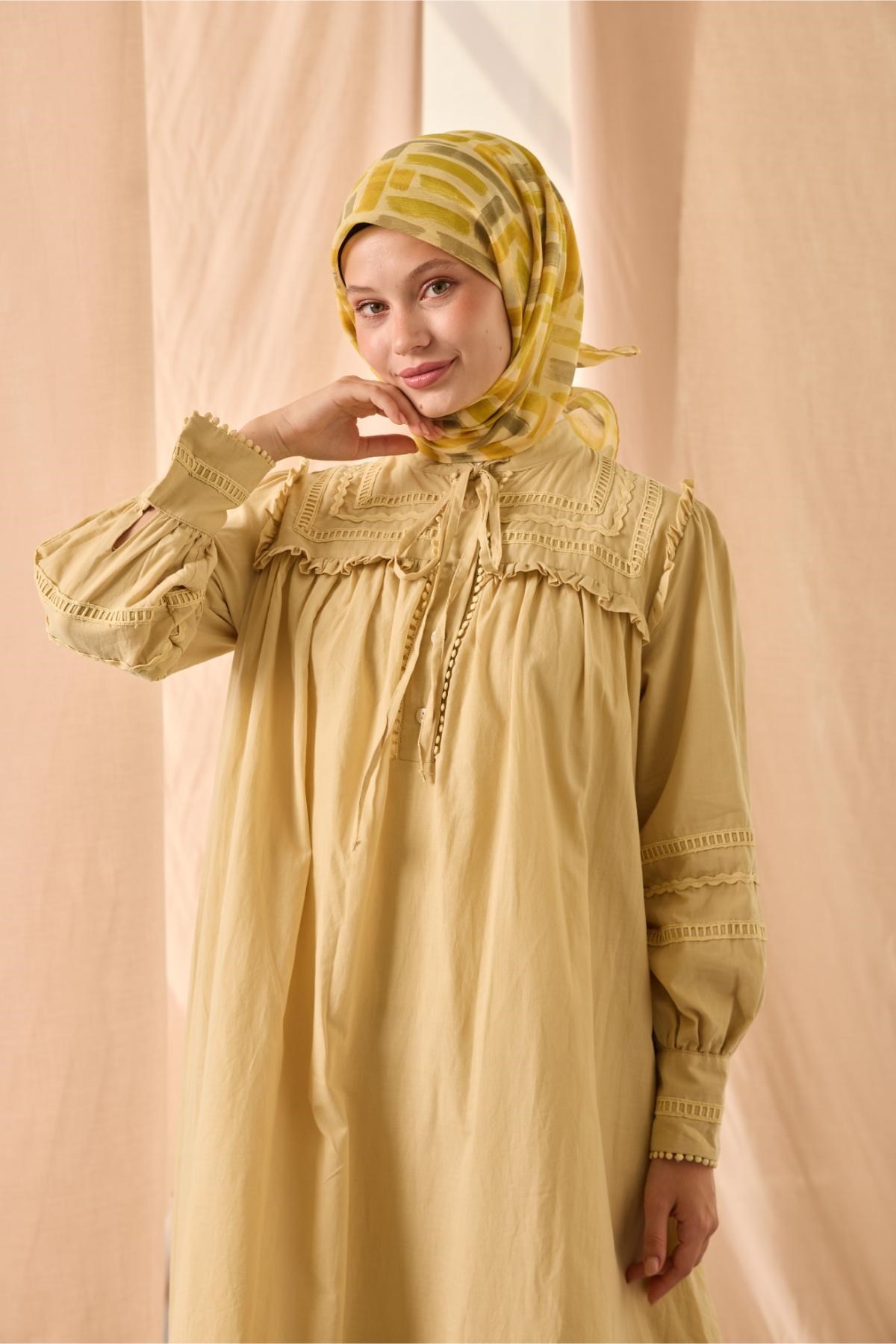 Pamuklu Eşarp Butter Yellow-Asit-Fıstık Yeşili-Koyu Yeşil Desenli Kaymaz Tok Duruşlu 90x90