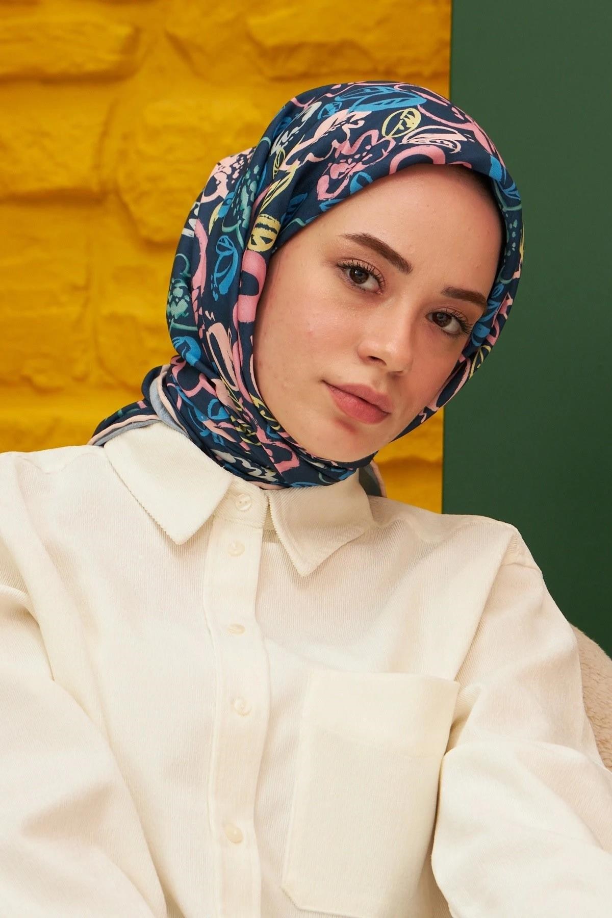 Pastel Koyu Mavi Pamuk Viskon Eşarp Modeli