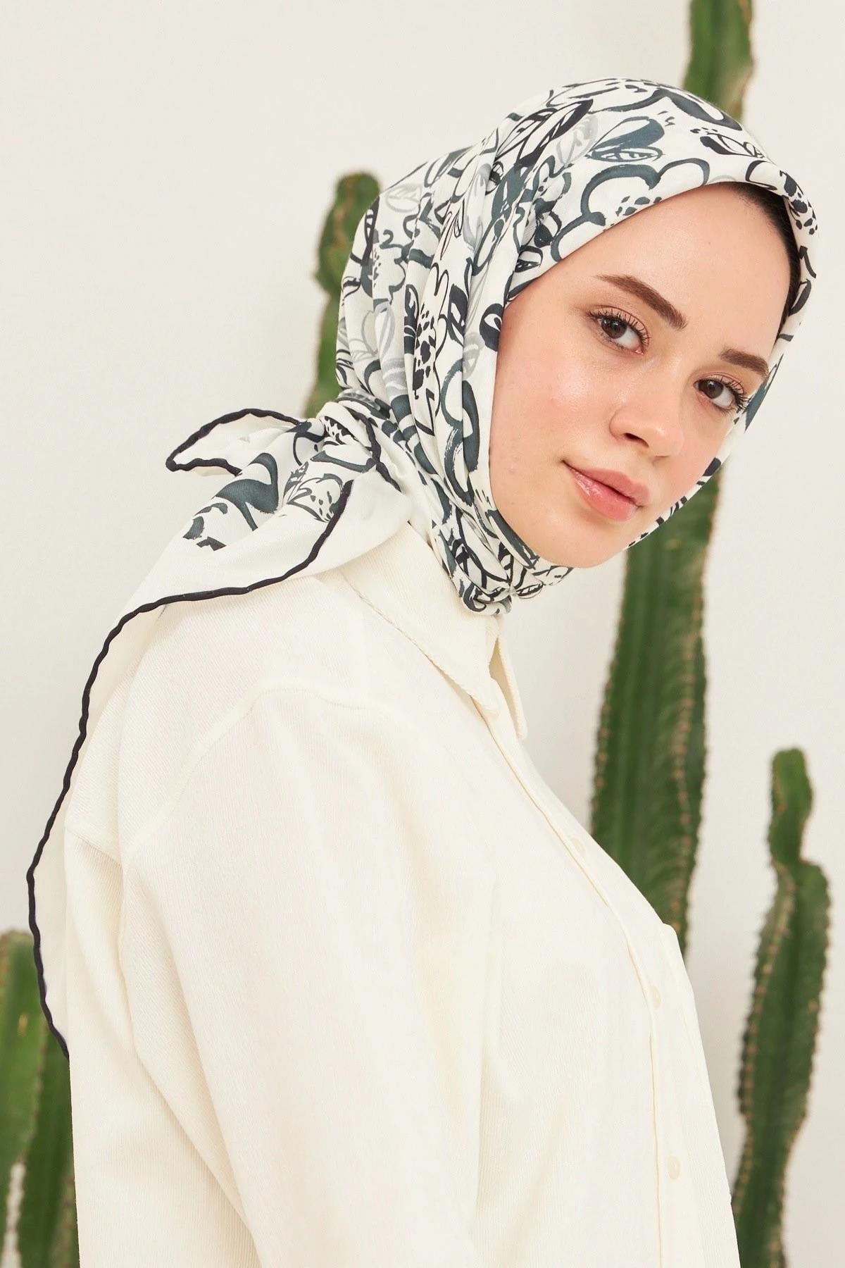 Pastel Siyah Beyaz Pamuk Viskon Eşarp Modeli