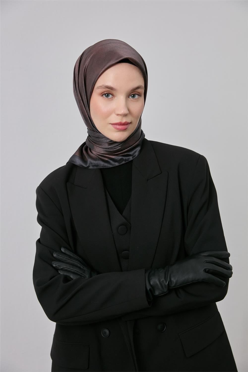 Polyester Karışımlı Shiny Eşarp Acı Kahve Etnik Desenli Parlak Dokulu 90x90