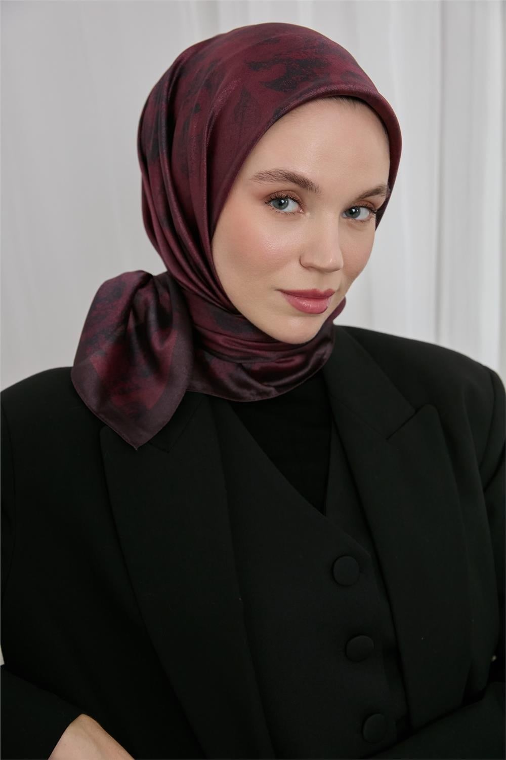 Polyester Karışımlı Shiny Eşarp Bordo Etnik Desenli Parlak Dokulu 90x90