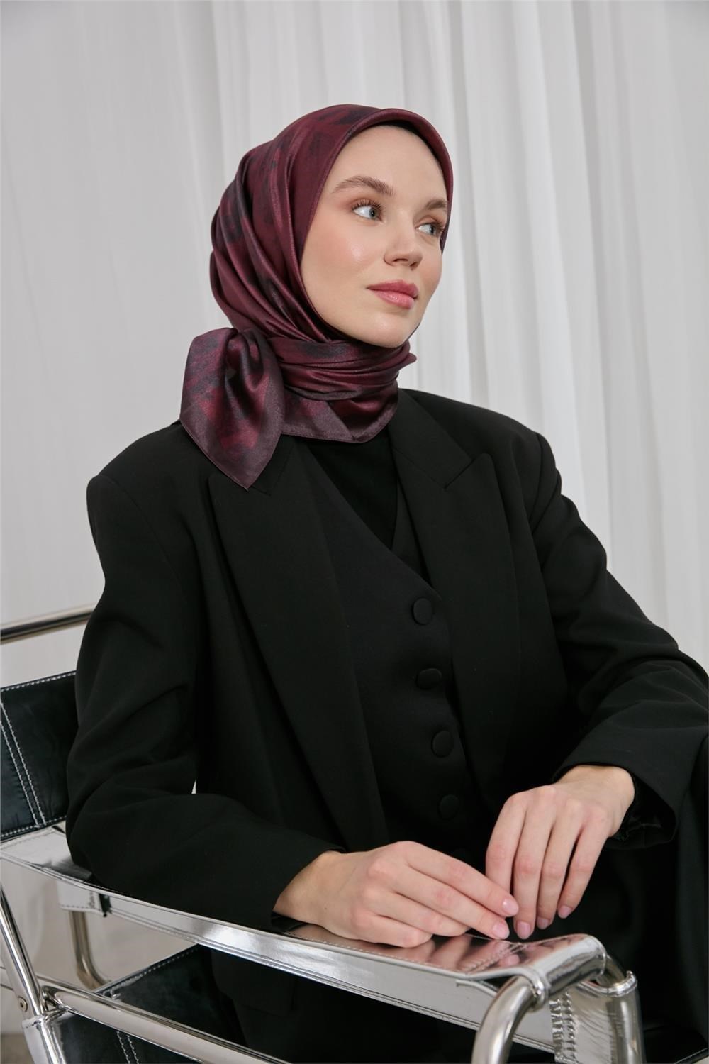 Polyester Karışımlı Shiny Eşarp Bordo Etnik Desenli Parlak Dokulu 90x90