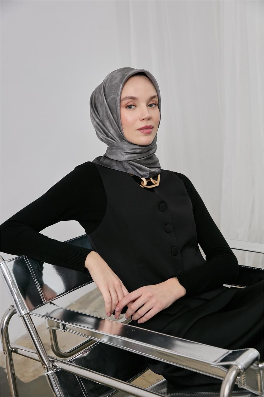 Polyester Karışımlı Shiny Eşarp Gümüş Etnik Desenli Parlak Dokulu 90x90