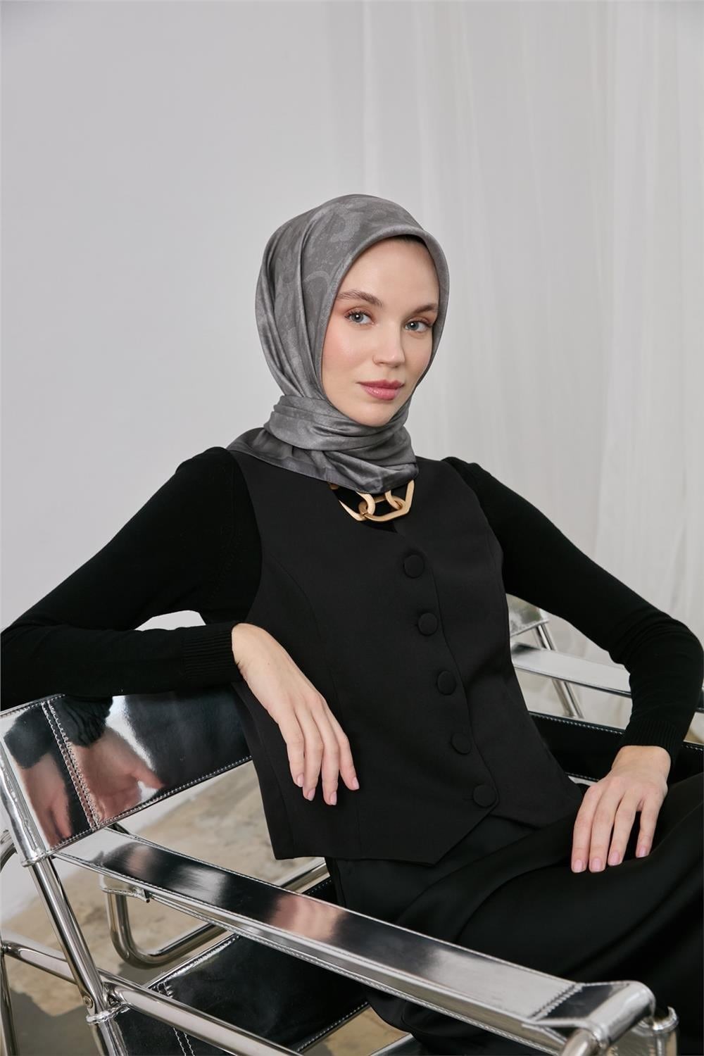 Polyester Karışımlı Shiny Eşarp Gümüş Etnik Desenli Parlak Dokulu 90x90
