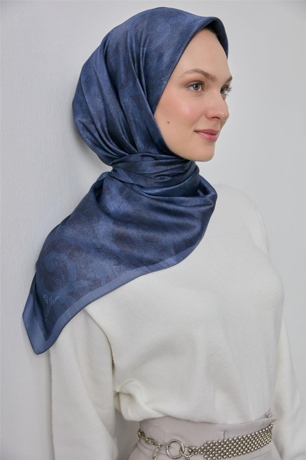 Polyester Karışımlı Shiny Eşarp İndigo Etnik Desenli Parlak Dokulu 90x90