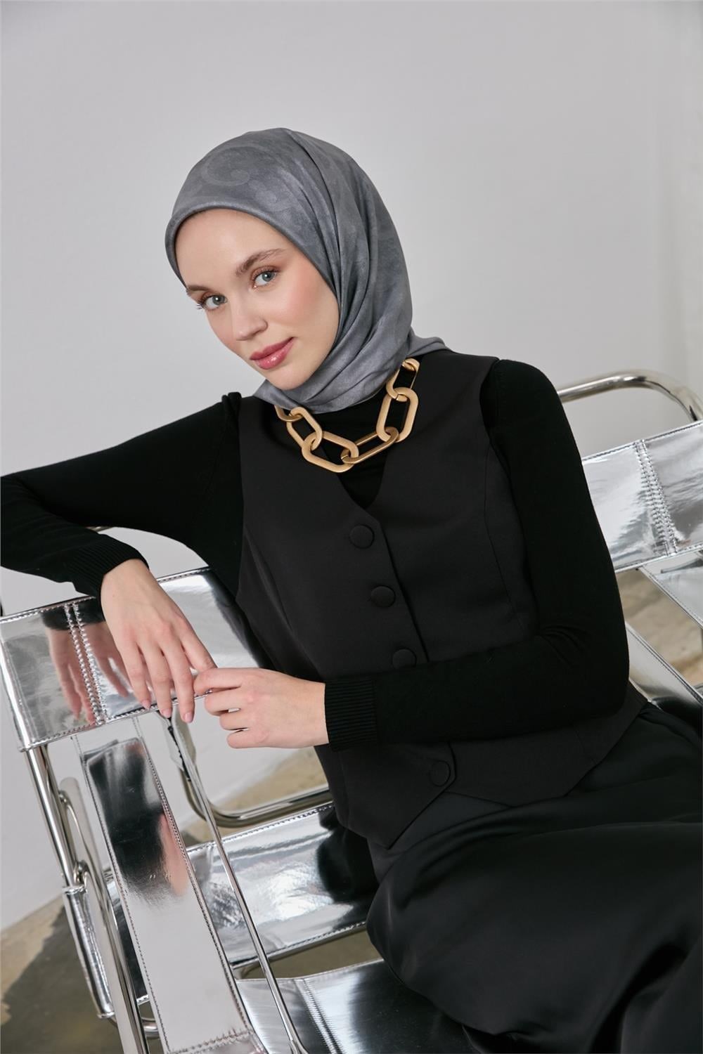 Polyester Karışımlı Shiny Eşarp Koyu Gri Etnik Desenli Parlak Dokulu 90x90