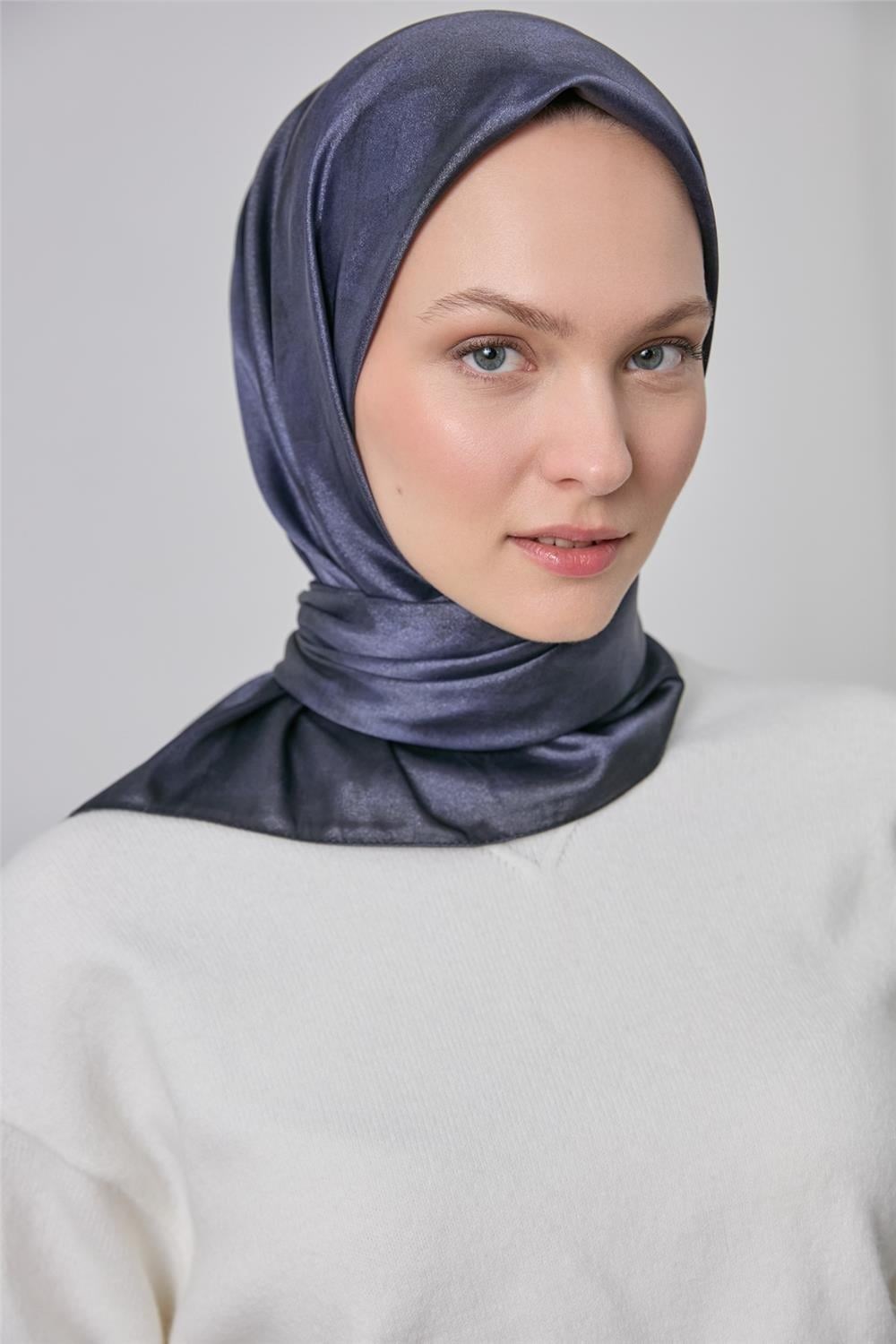 Polyester Karışımlı Shiny Eşarp Lila Etnik Desenli Parlak Dokulu 90x90