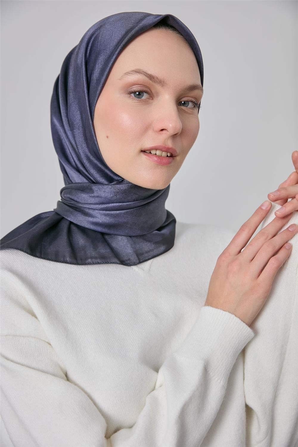 Polyester Karışımlı Shiny Eşarp Lila Etnik Desenli Parlak Dokulu 90x90