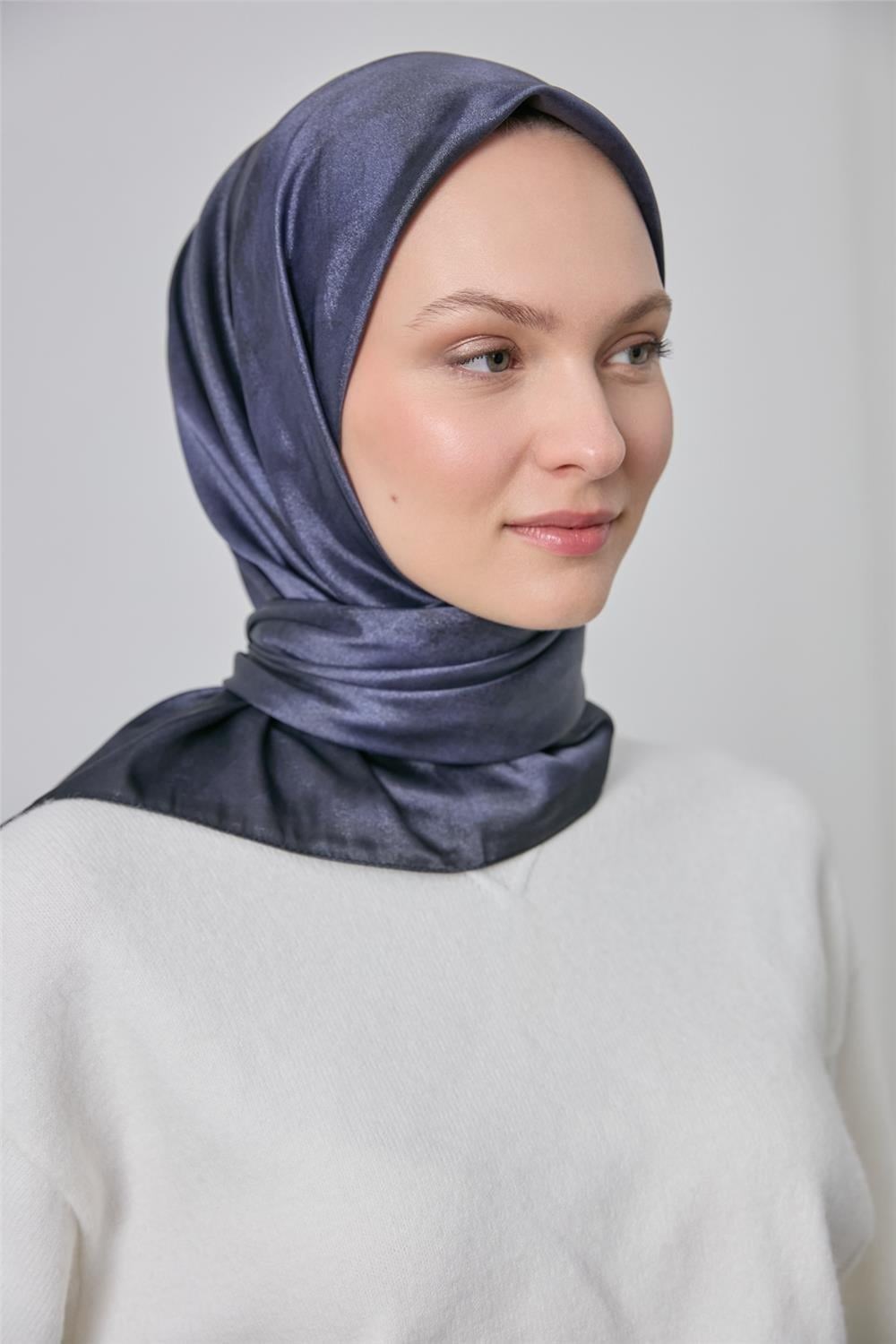 Polyester Karışımlı Shiny Eşarp Lila Etnik Desenli Parlak Dokulu 90x90