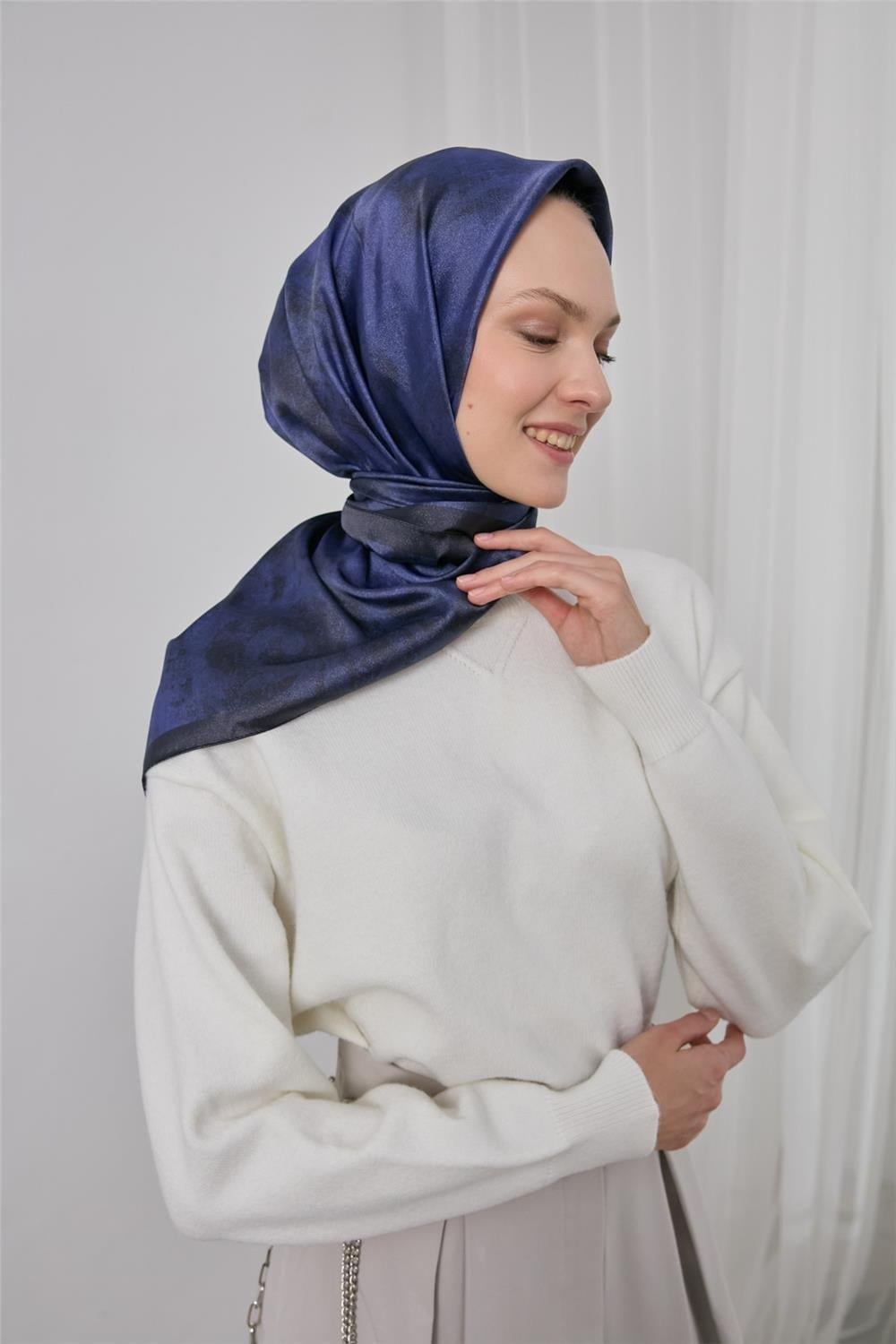 Polyester Karışımlı Shiny Eşarp Morcivert Etnik Desenli Parlak Dokulu 90x90