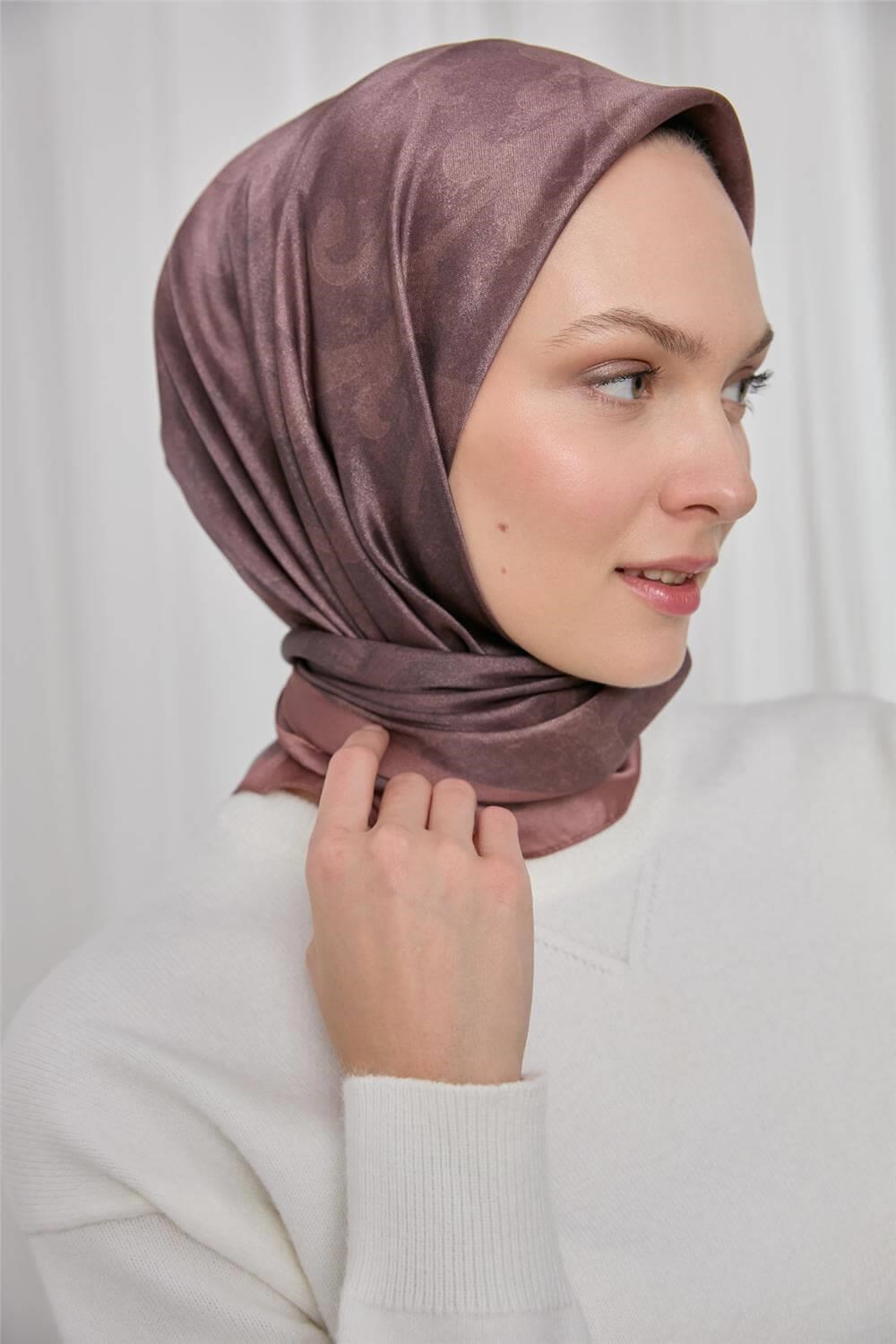 Polyester Karışımlı Shiny Eşarp Soğan Kabuğu Etnik Desenli Parlak Dokulu 90x90