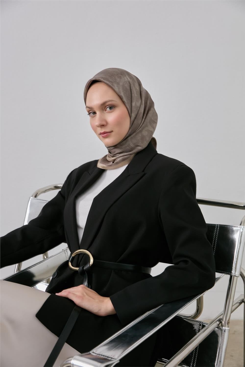 Polyester Karışımlı Shiny Eşarp Vizon Etnik Desenli Parlak Dokulu 90x90
