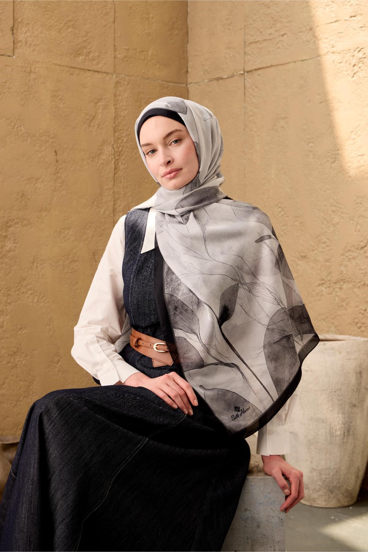 Polyester Velina Şal Siyah-Gri-Gümüş Desenli Parlak Dokulu Hafif 190x70