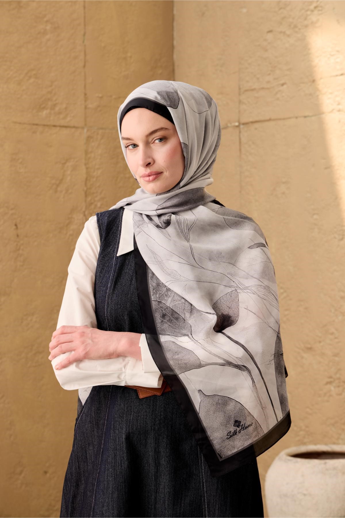Polyester Velina Şal Siyah-Gri-Gümüş Desenli Parlak Dokulu Hafif 190x70