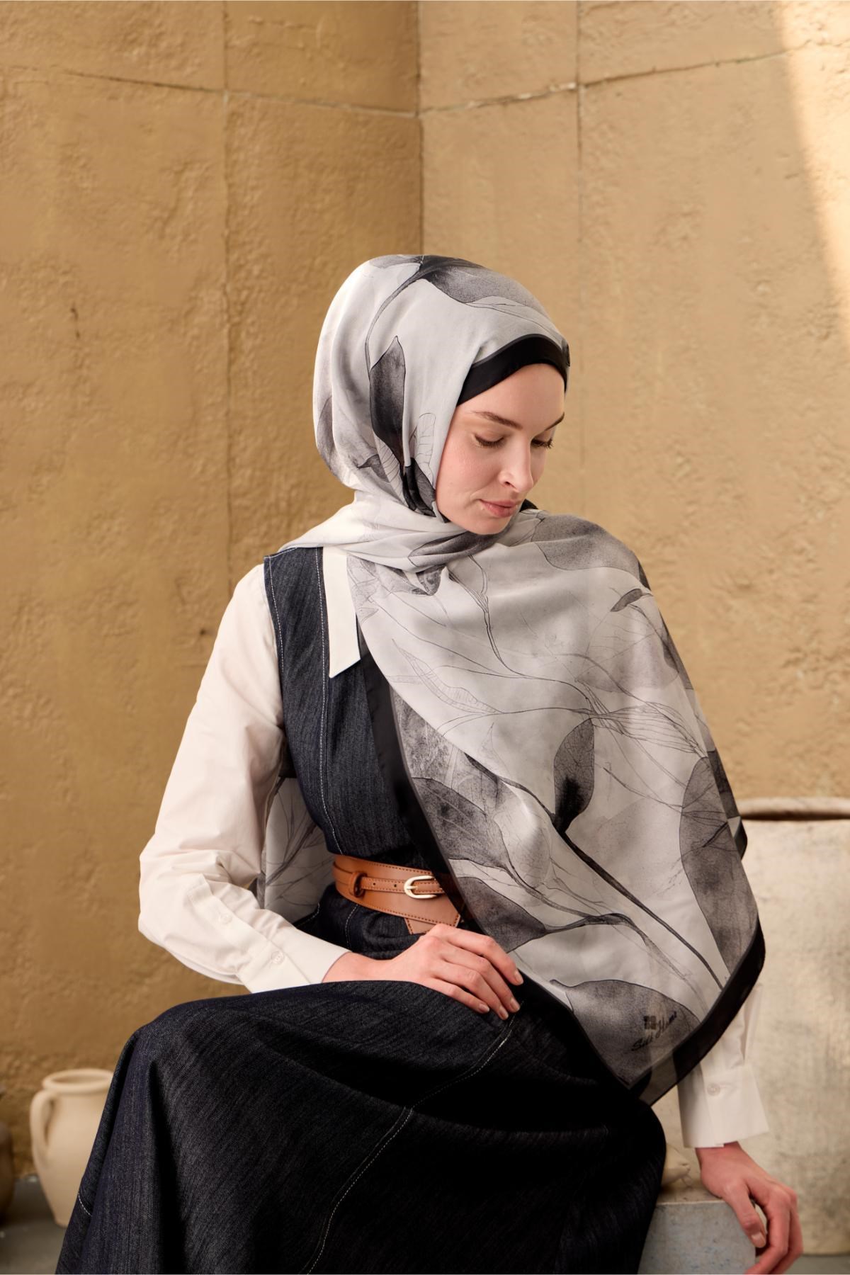 Polyester Velina Şal Siyah-Gri-Gümüş Desenli Parlak Dokulu Hafif 190x70