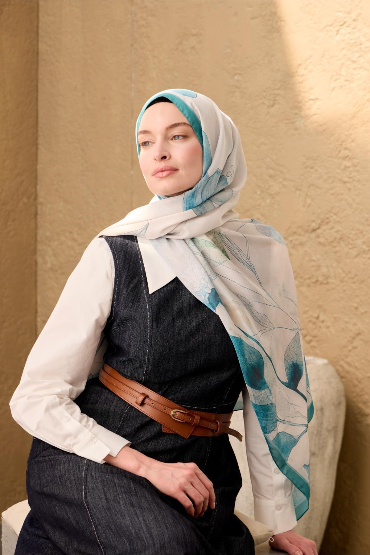 Polyester Velina Şal Turkuaz-Beyaz Desenli Parlak Dokulu Hafif 190x70