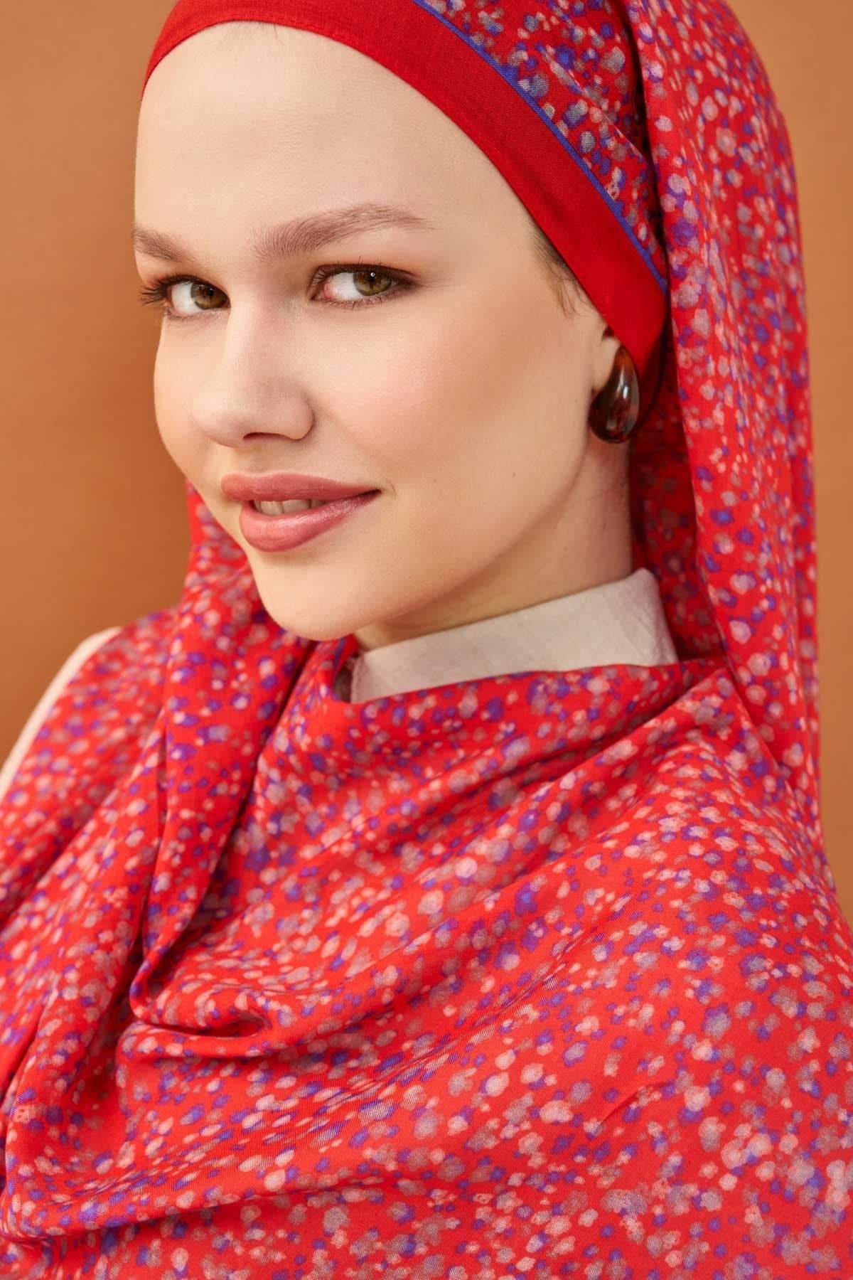 Riva Şal Tencel Secret Garden Bayrak Kırmızısı