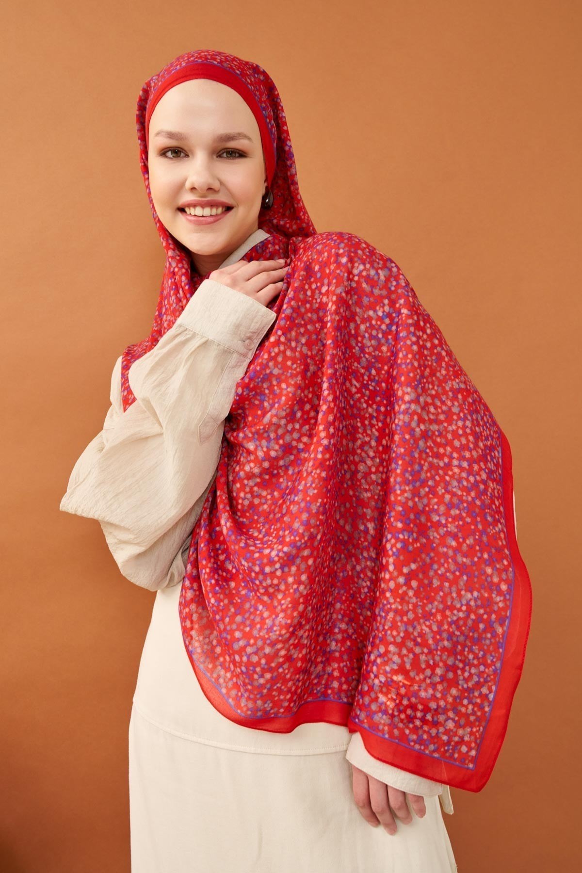 Riva Şal Tencel Secret Garden Bayrak Kırmızısı