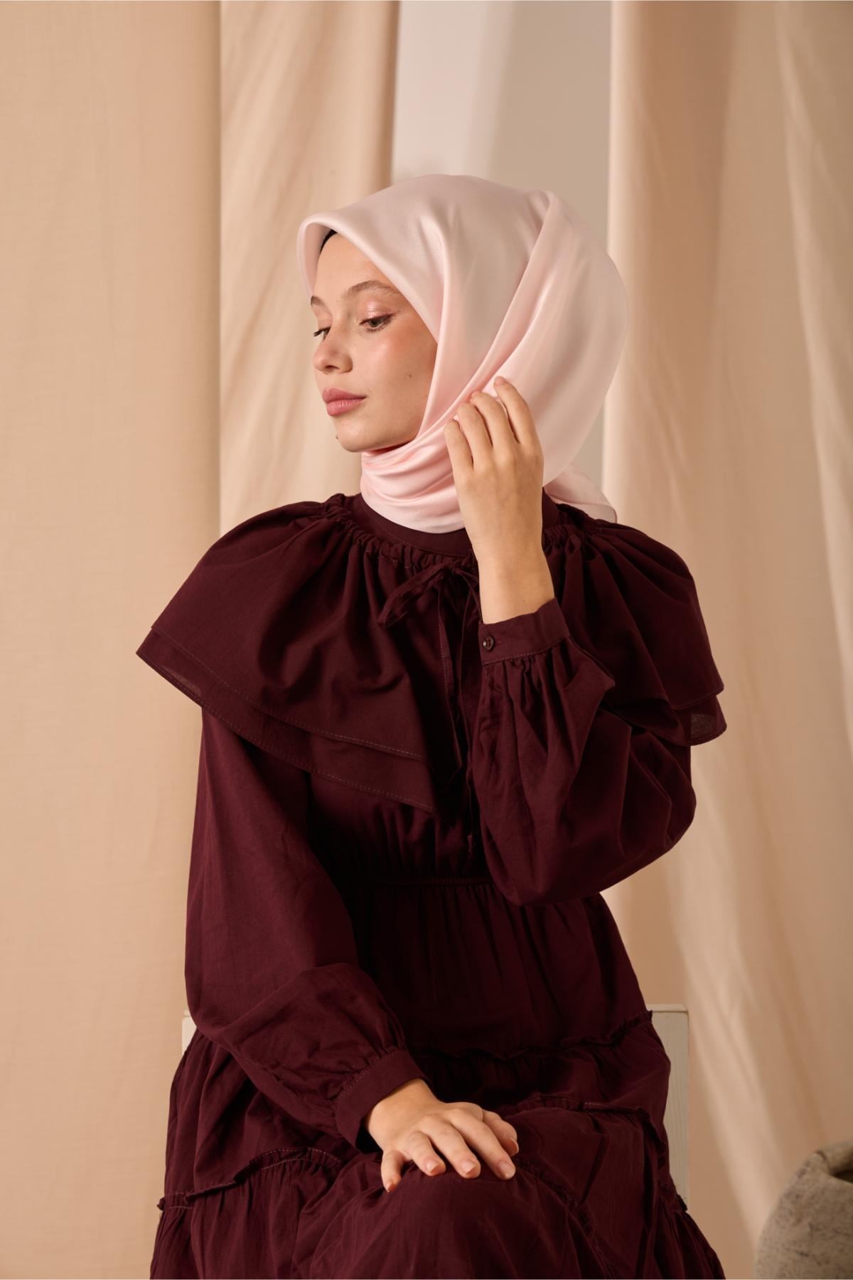 Shiny Düz Eşarp Pembe Parlak Dokulu Su ve Leke Tutmayan 90x90