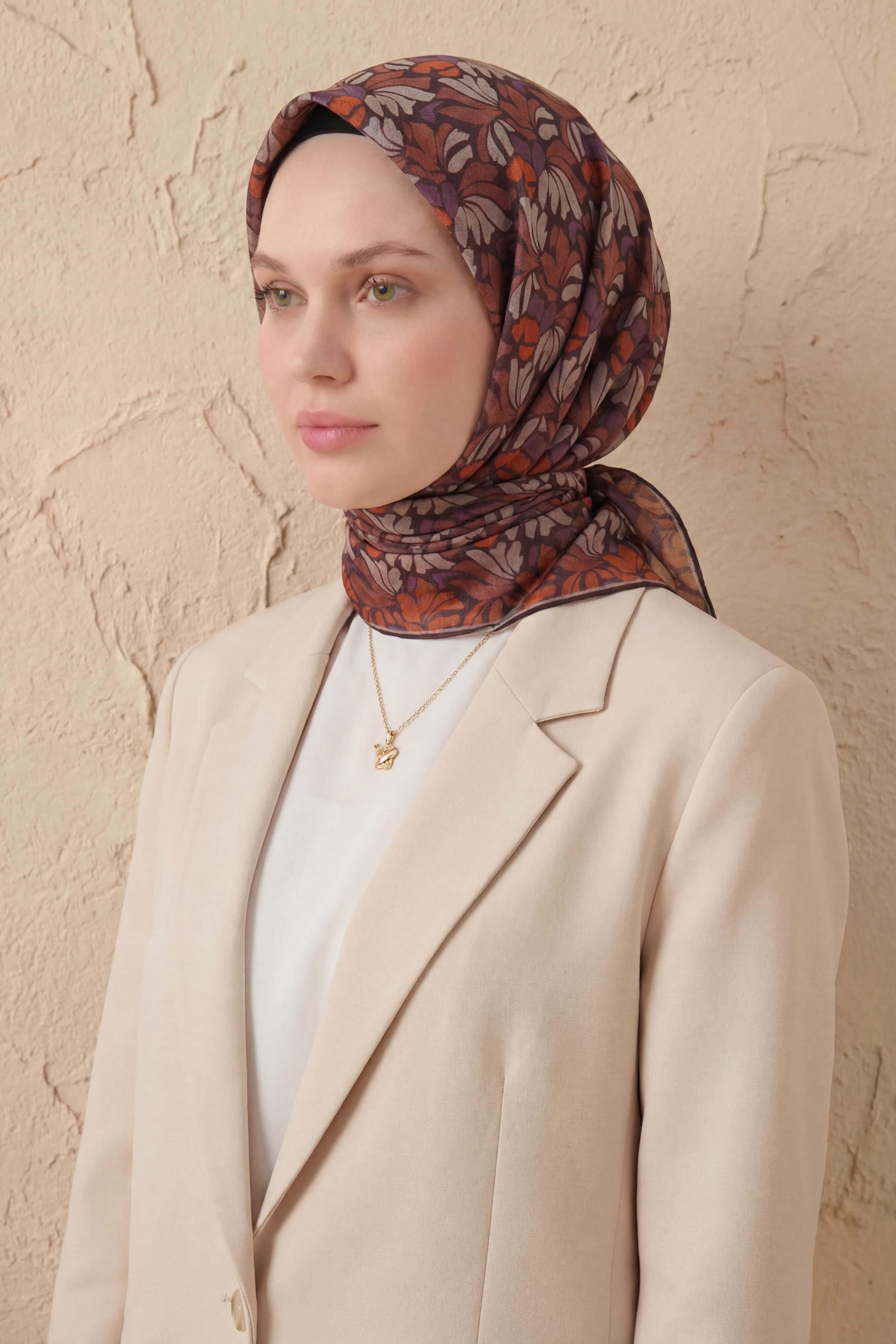 Soft Eşarp Floral Line Acı Kahve 90x90