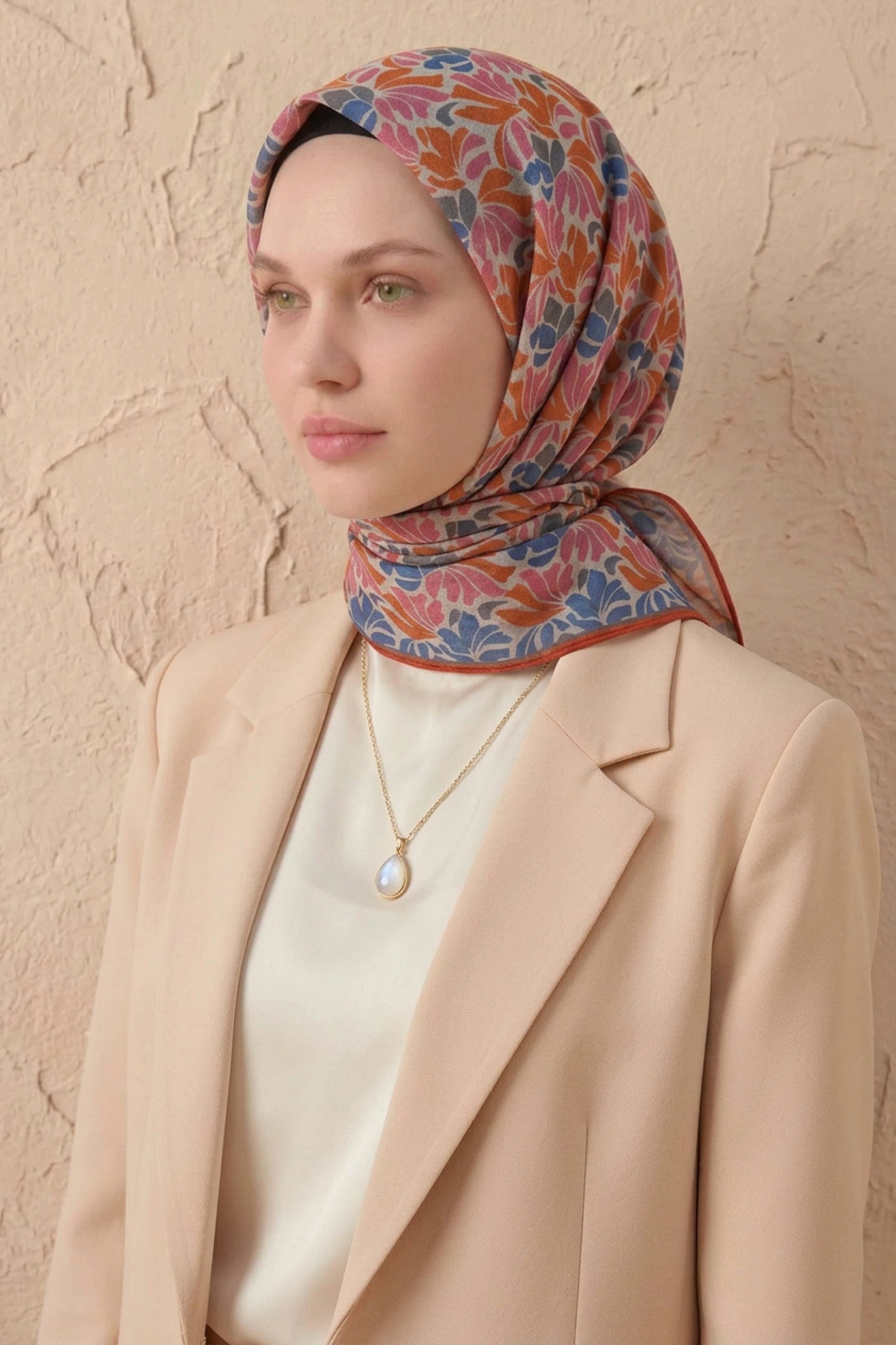 Soft Eşarp Floral Line Gümüş 90x90