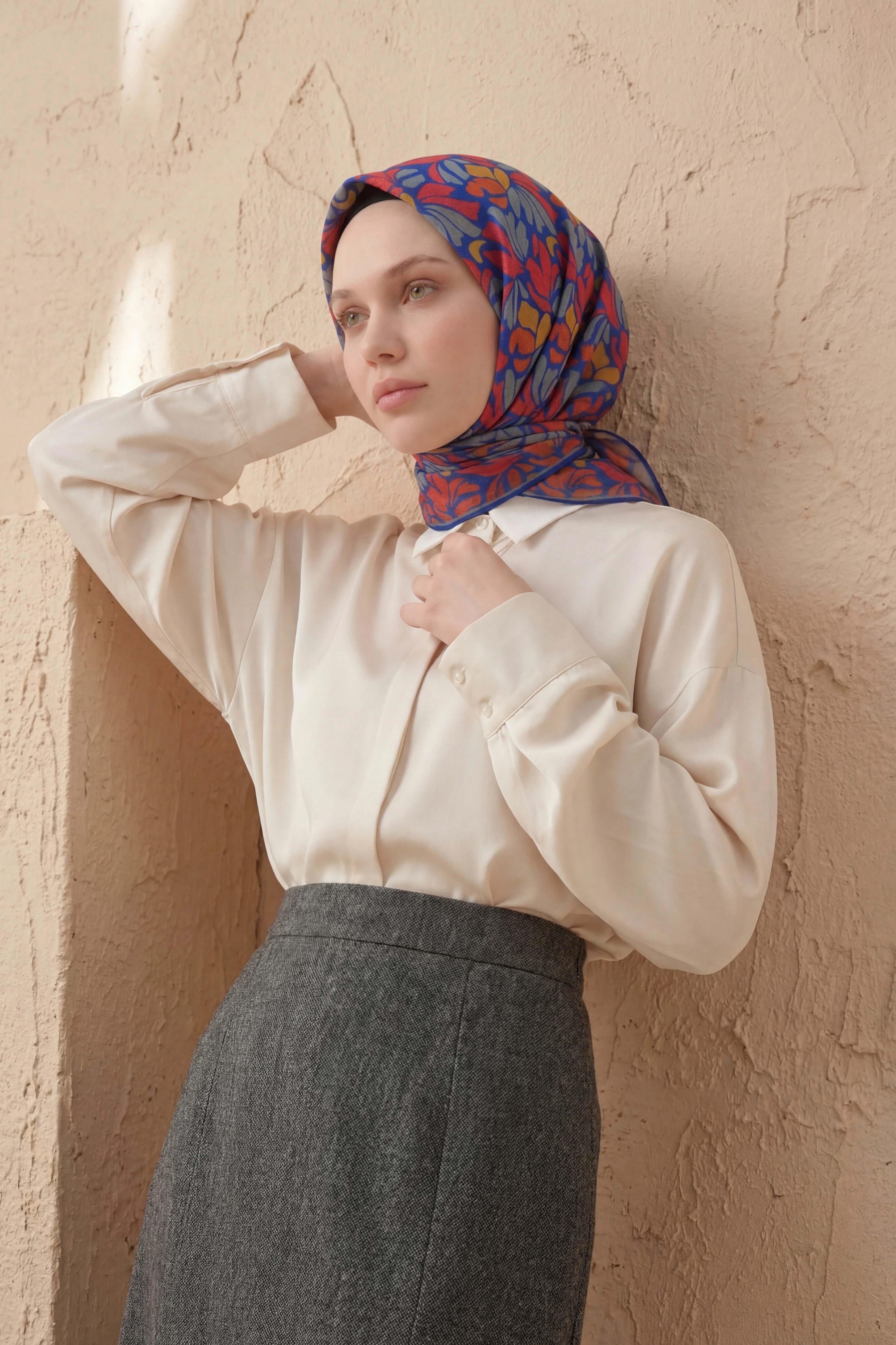 Soft Eşarp Floral Line Mavi 90x90