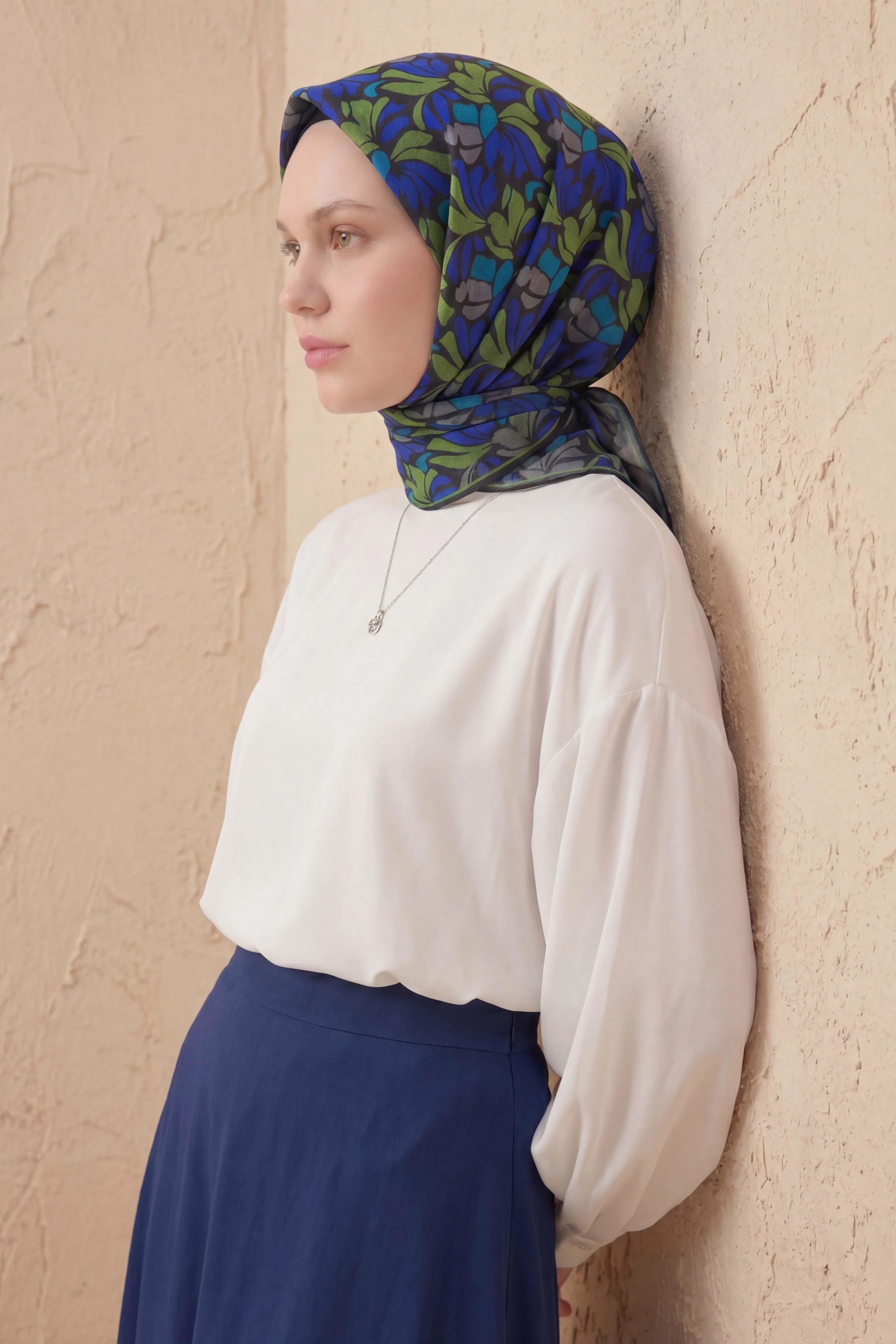 Soft Eşarp Floral Line Siyah 90x90