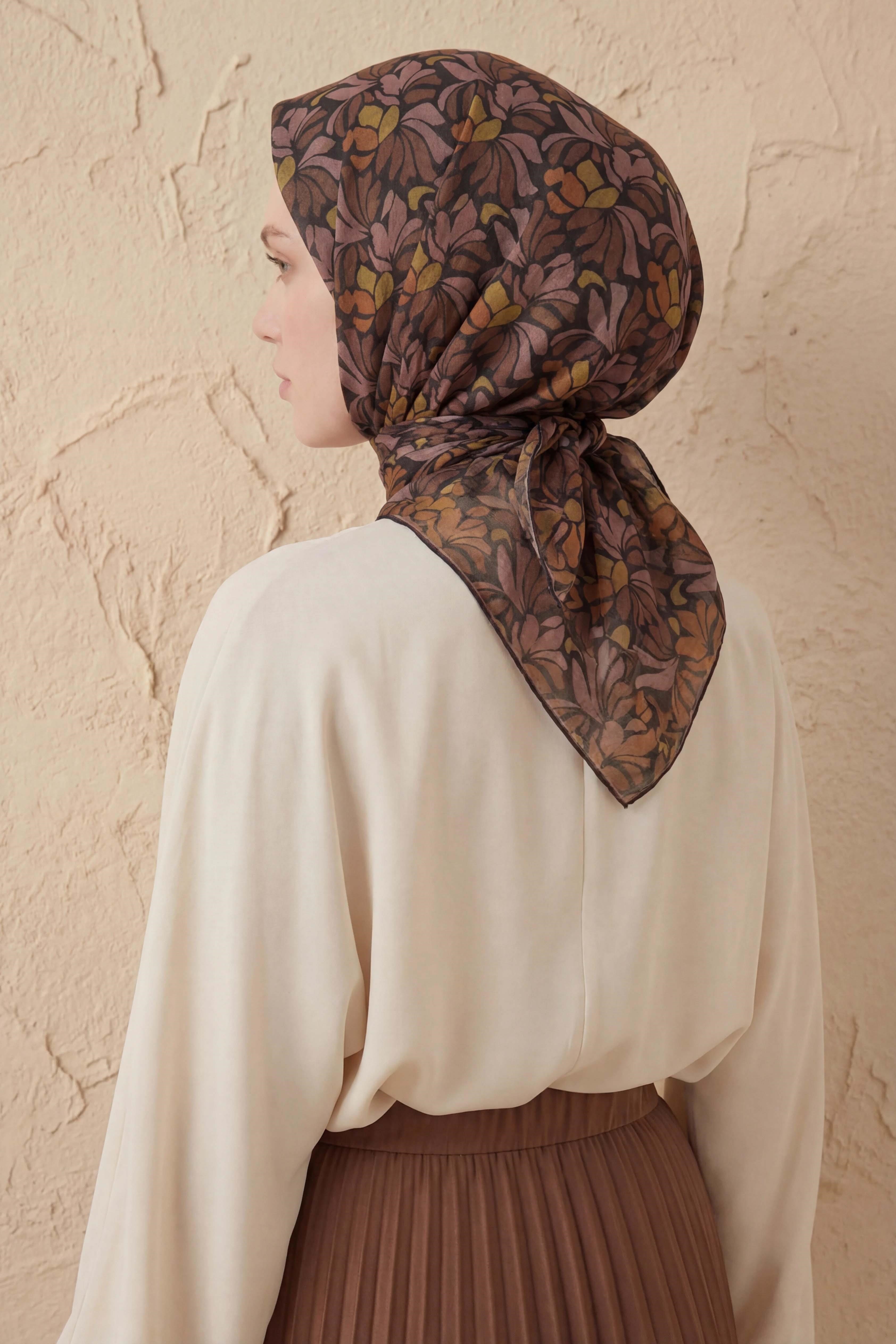 Soft Eşarp Floral Line Soluk Siyah 90x90