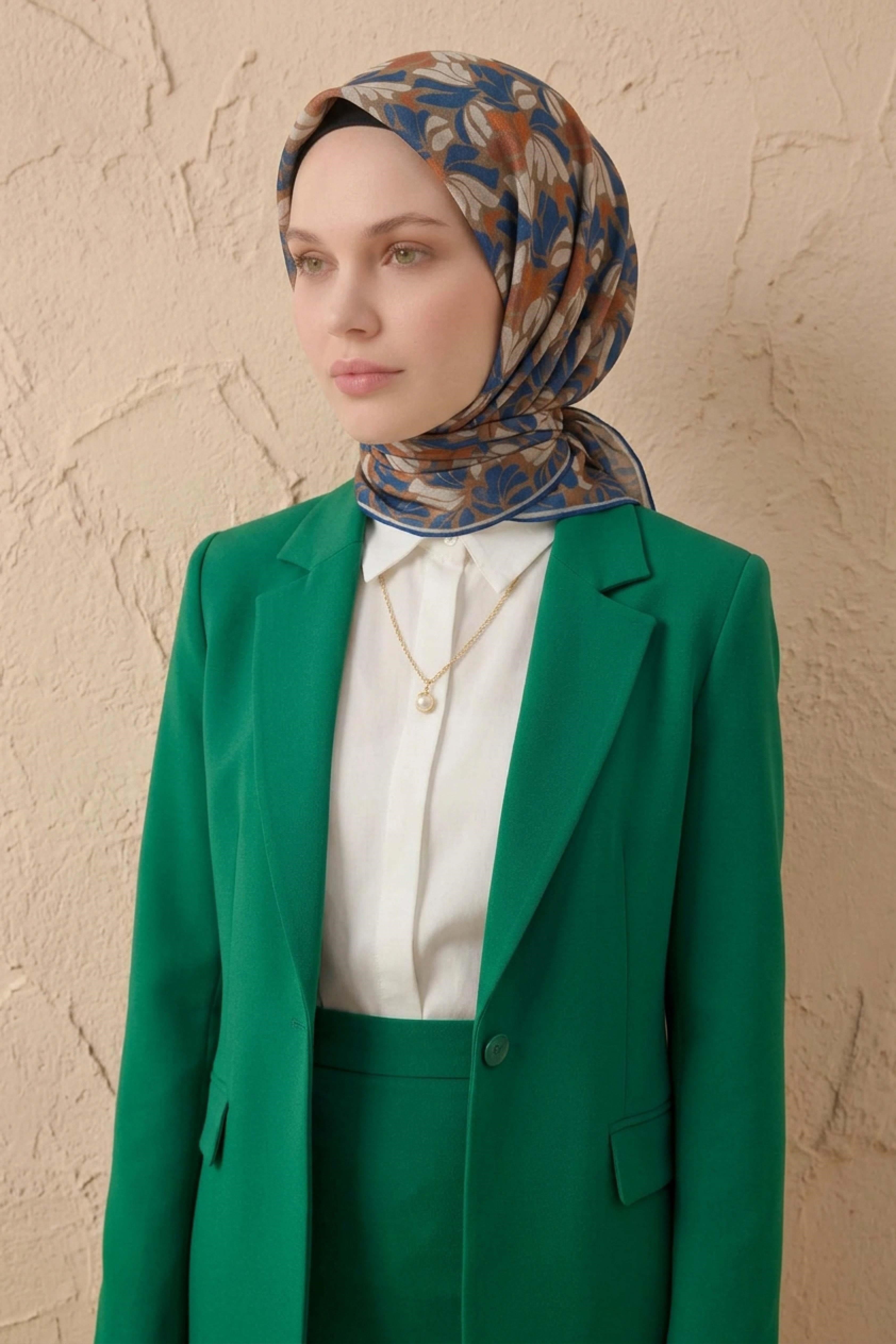 Soft Eşarp Floral Line Sütlü Kahve 90x90