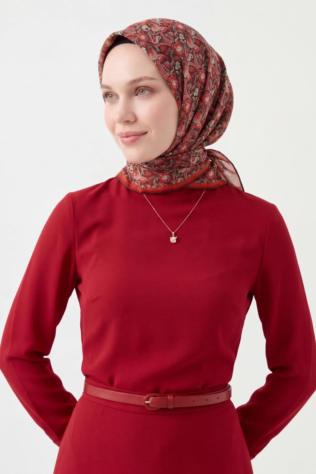Soft Eşarp Garden Narçiçeği 90x90