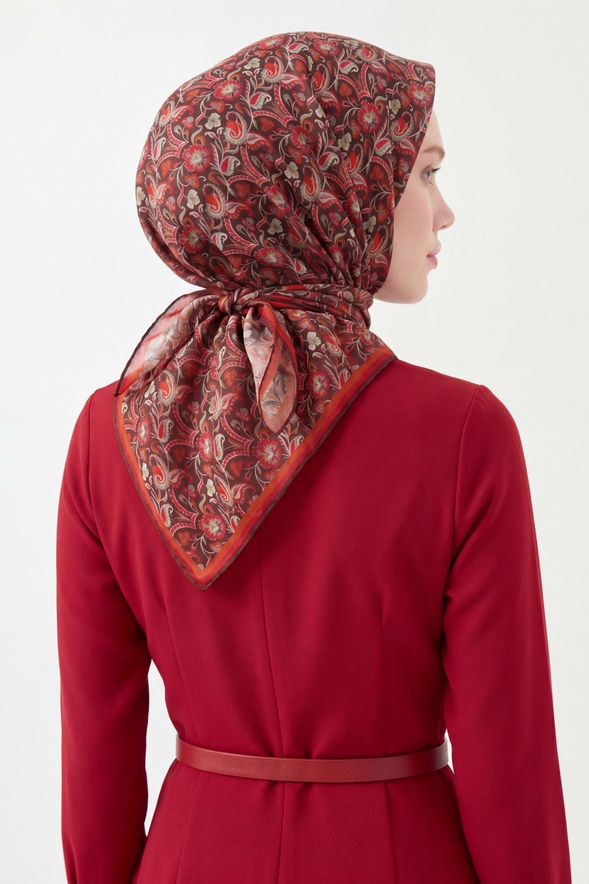 Soft Eşarp Garden Narçiçeği 90x90