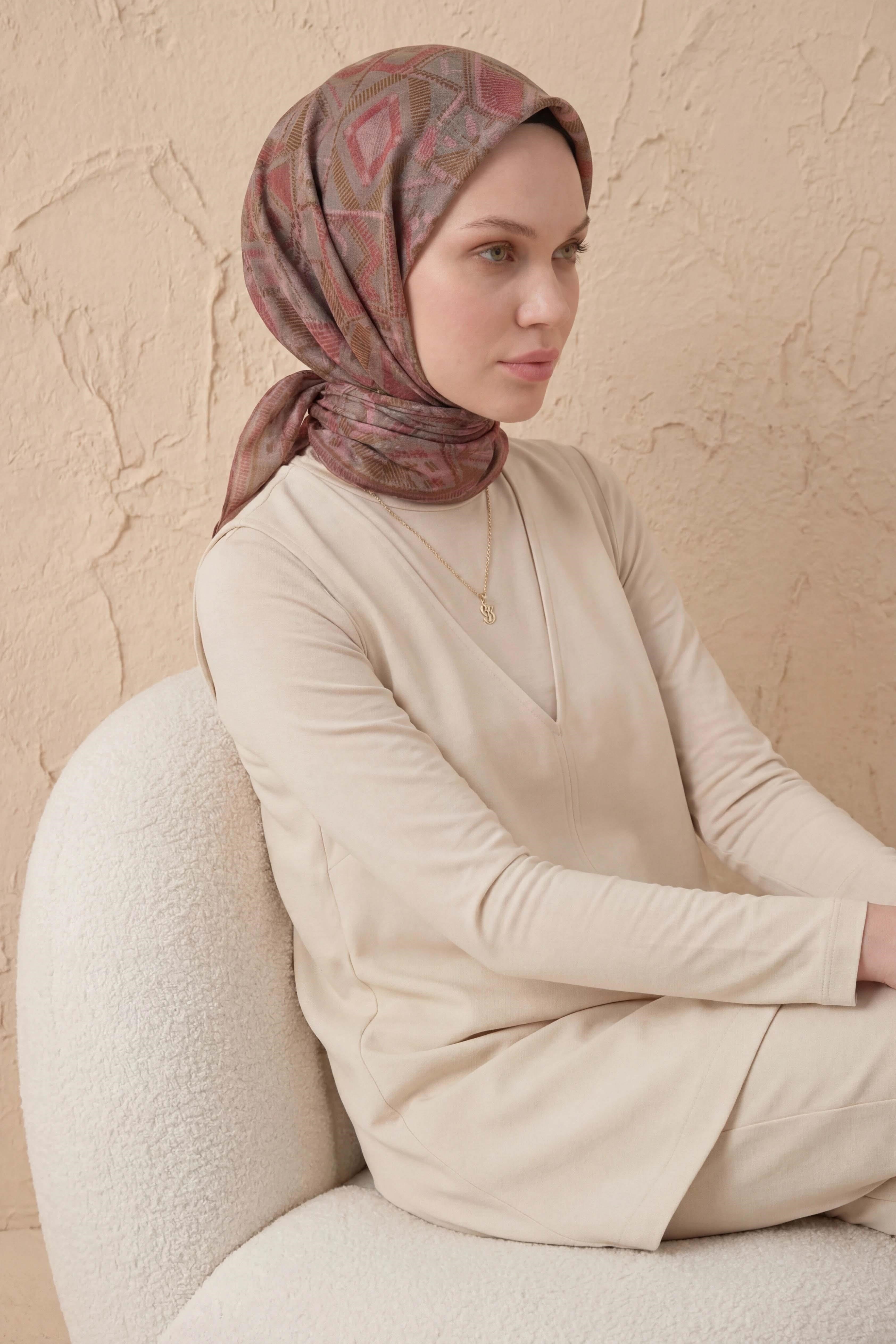 Soft Eşarp Geometrik Desen Küf Yeşili 90x90