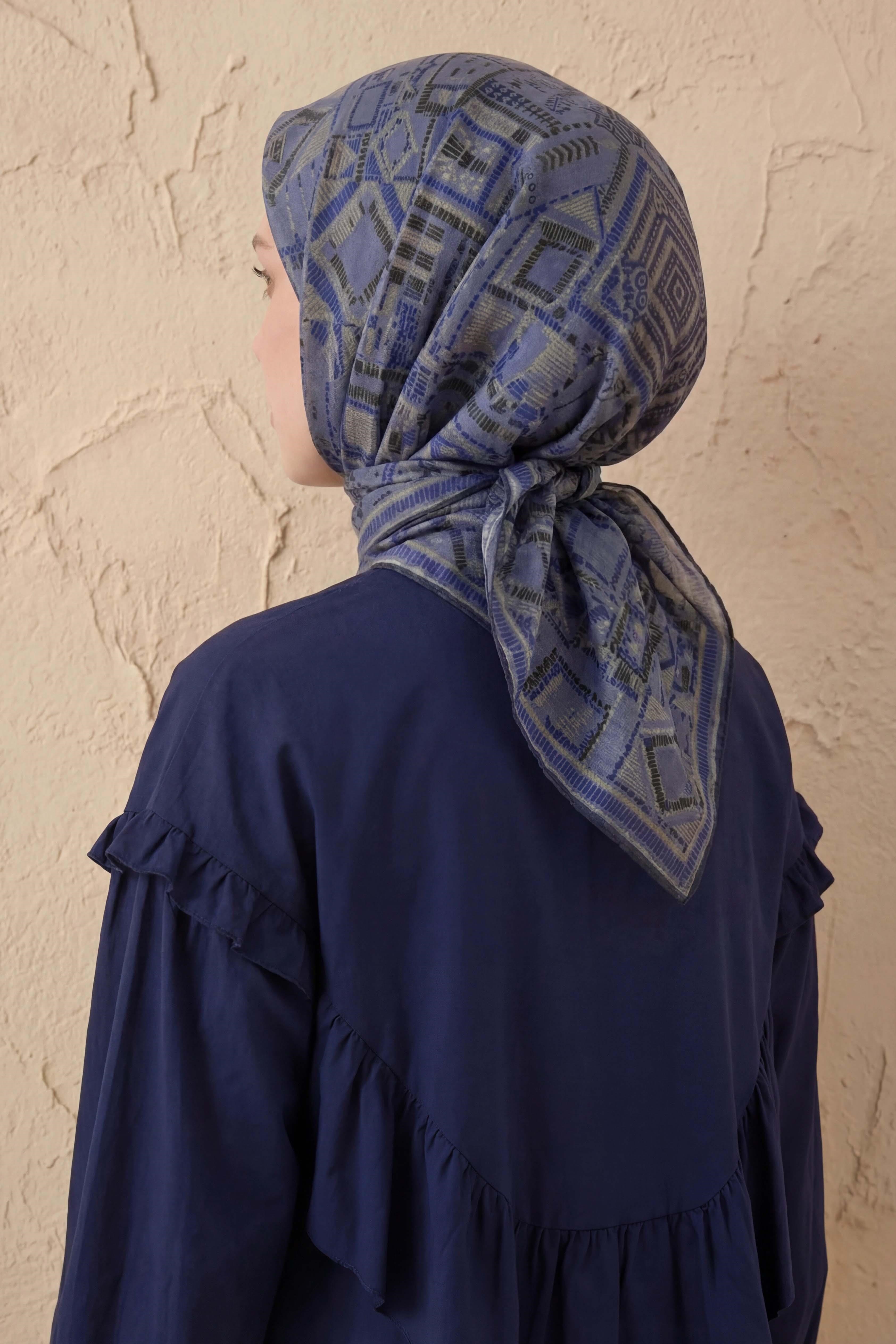 Soft Eşarp Geometrik Desen Mavi Lila 90x90